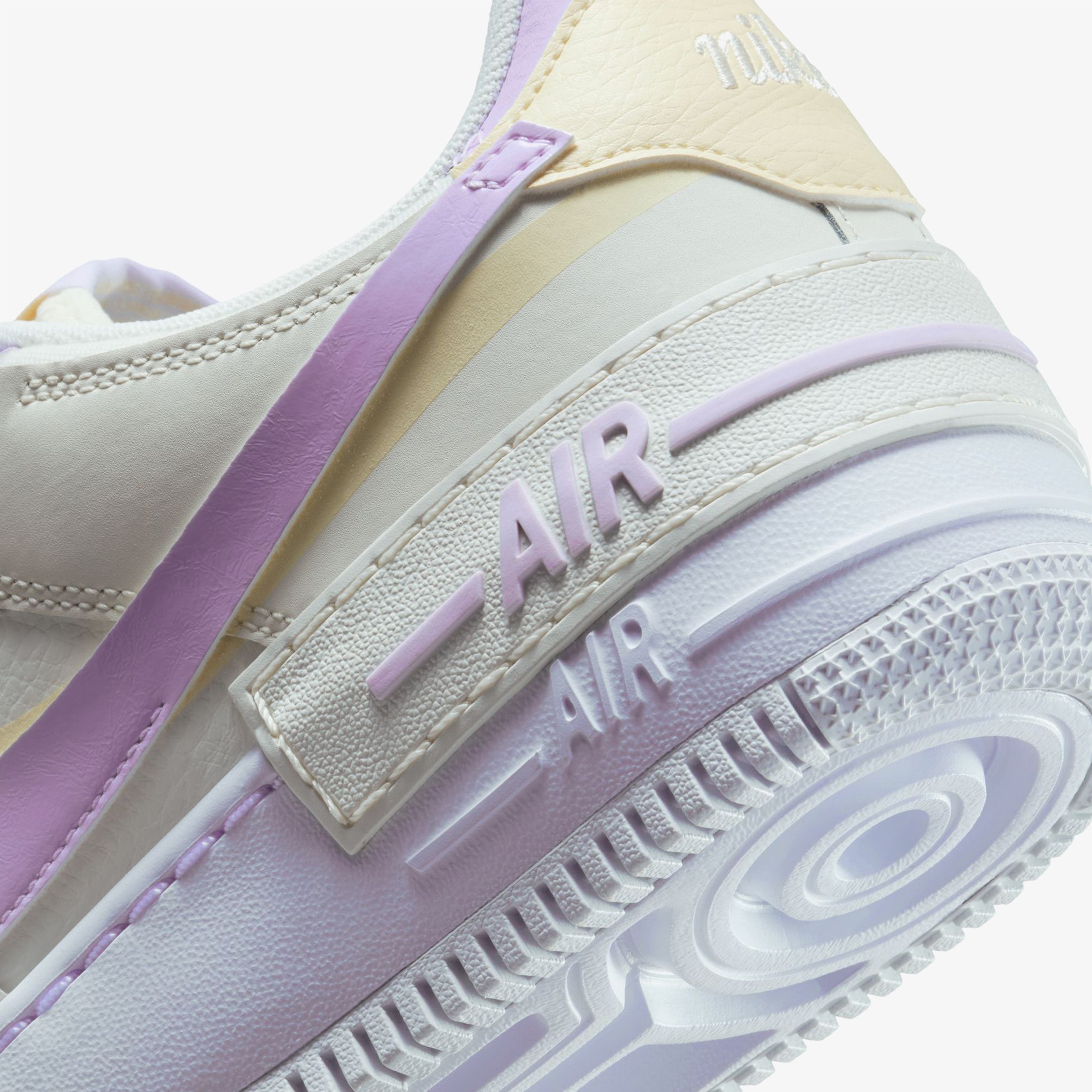 Nike Air Force 1 Shadow Kadın Beyaz Spor Ayakkabı