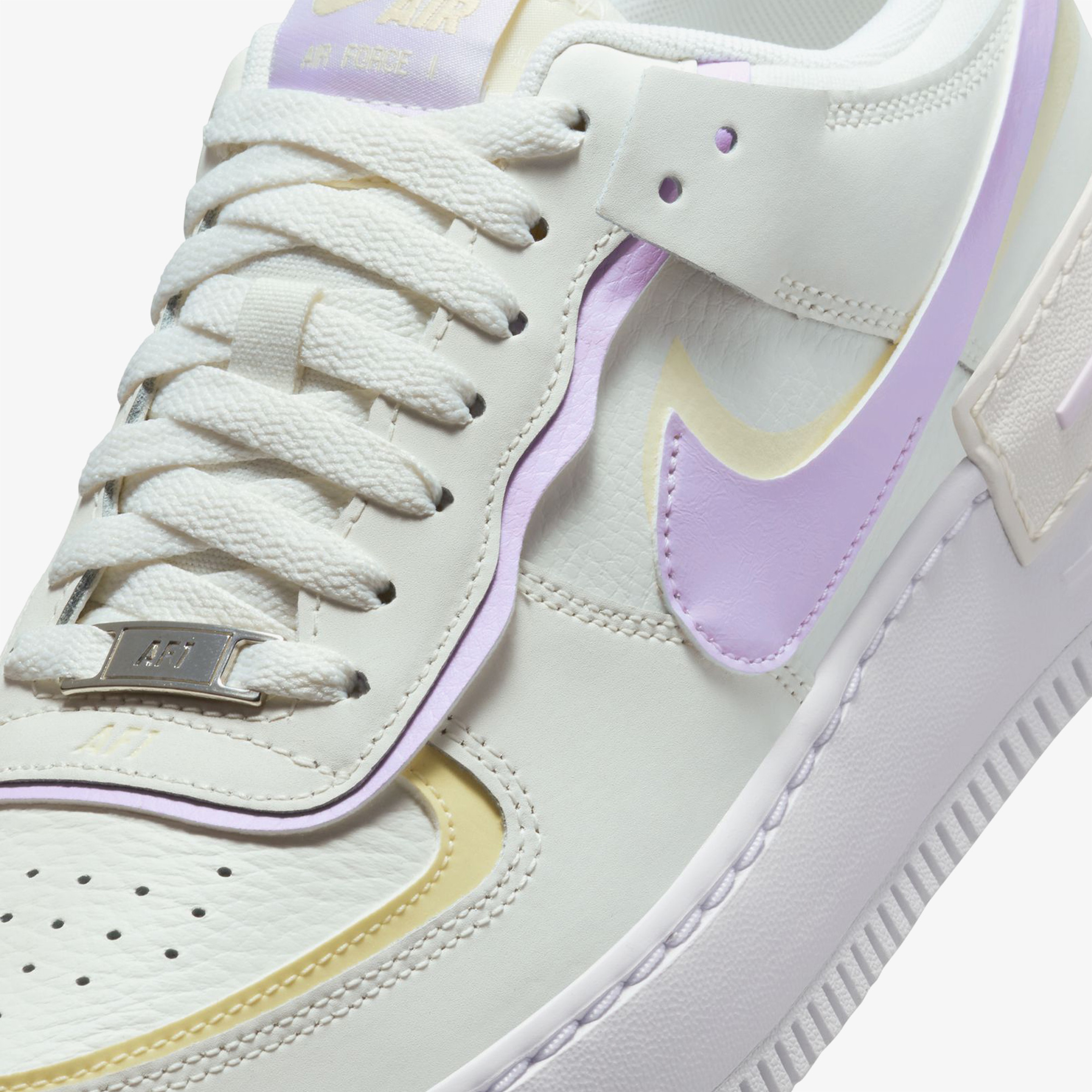 Nike Air Force 1 Shadow Kadın Beyaz Spor Ayakkabı