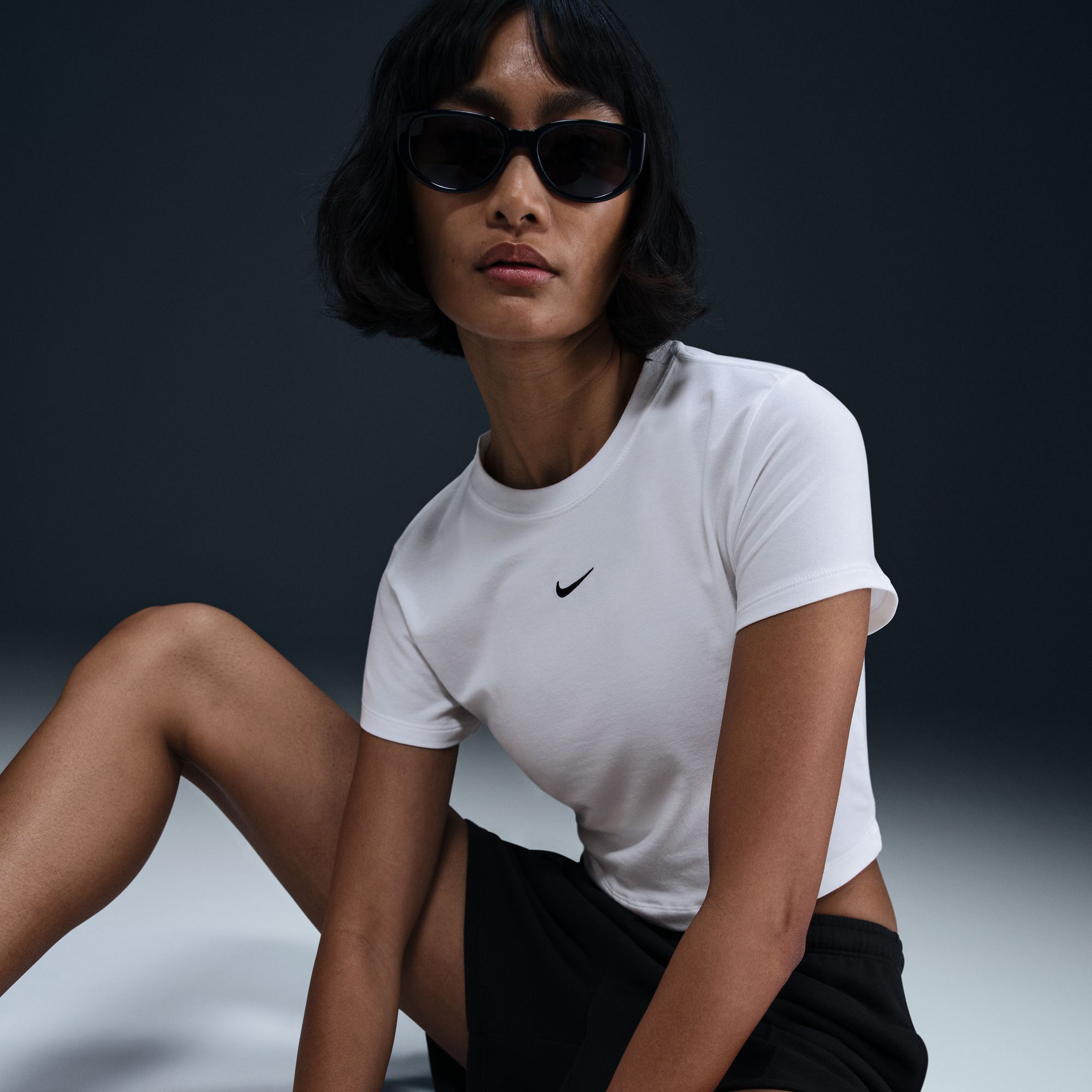 Nike Sportswear Chill Knit Cropped Kadın Beyaz T-Shirt