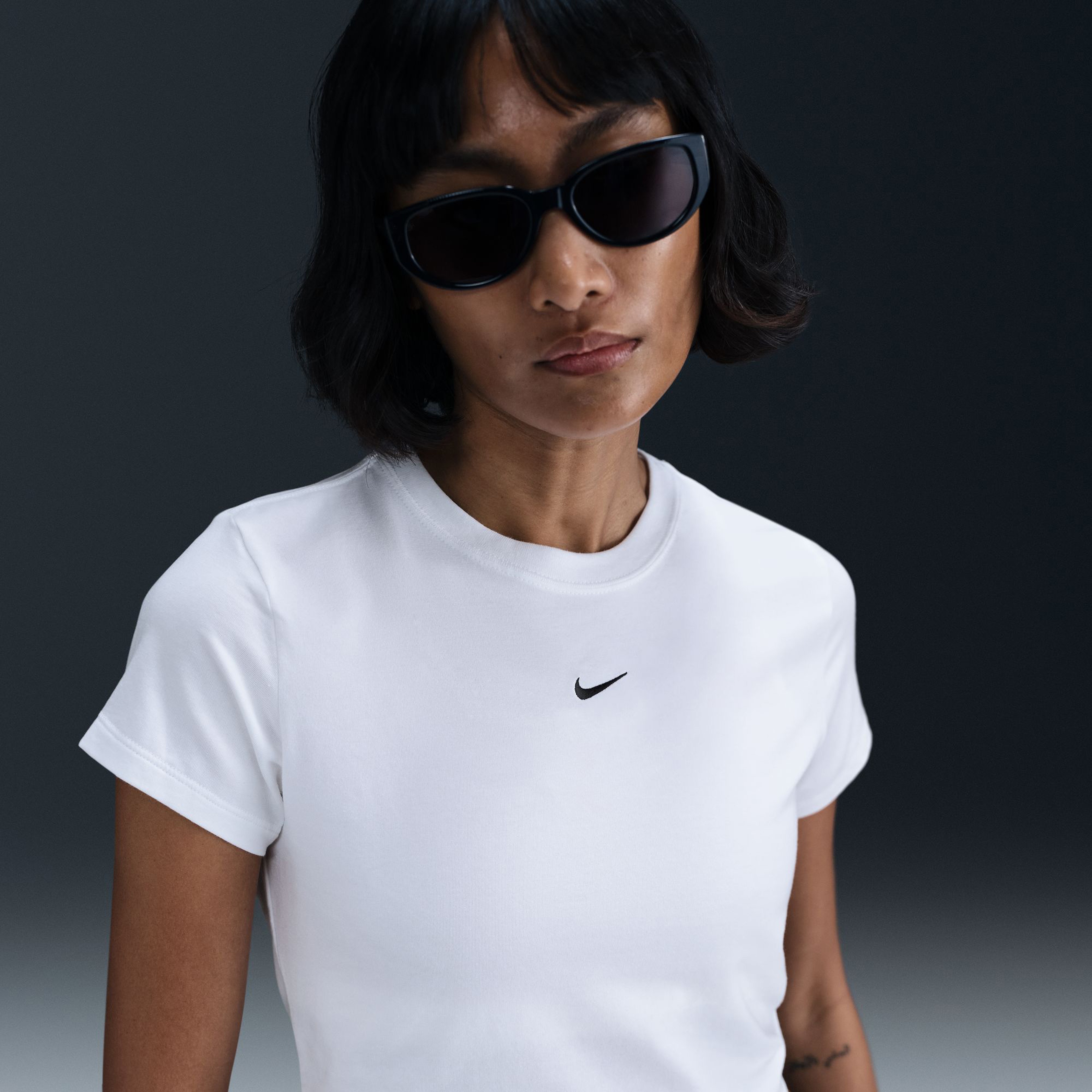 Nike Sportswear Chill Knit Cropped Kadın Beyaz T-Shirt