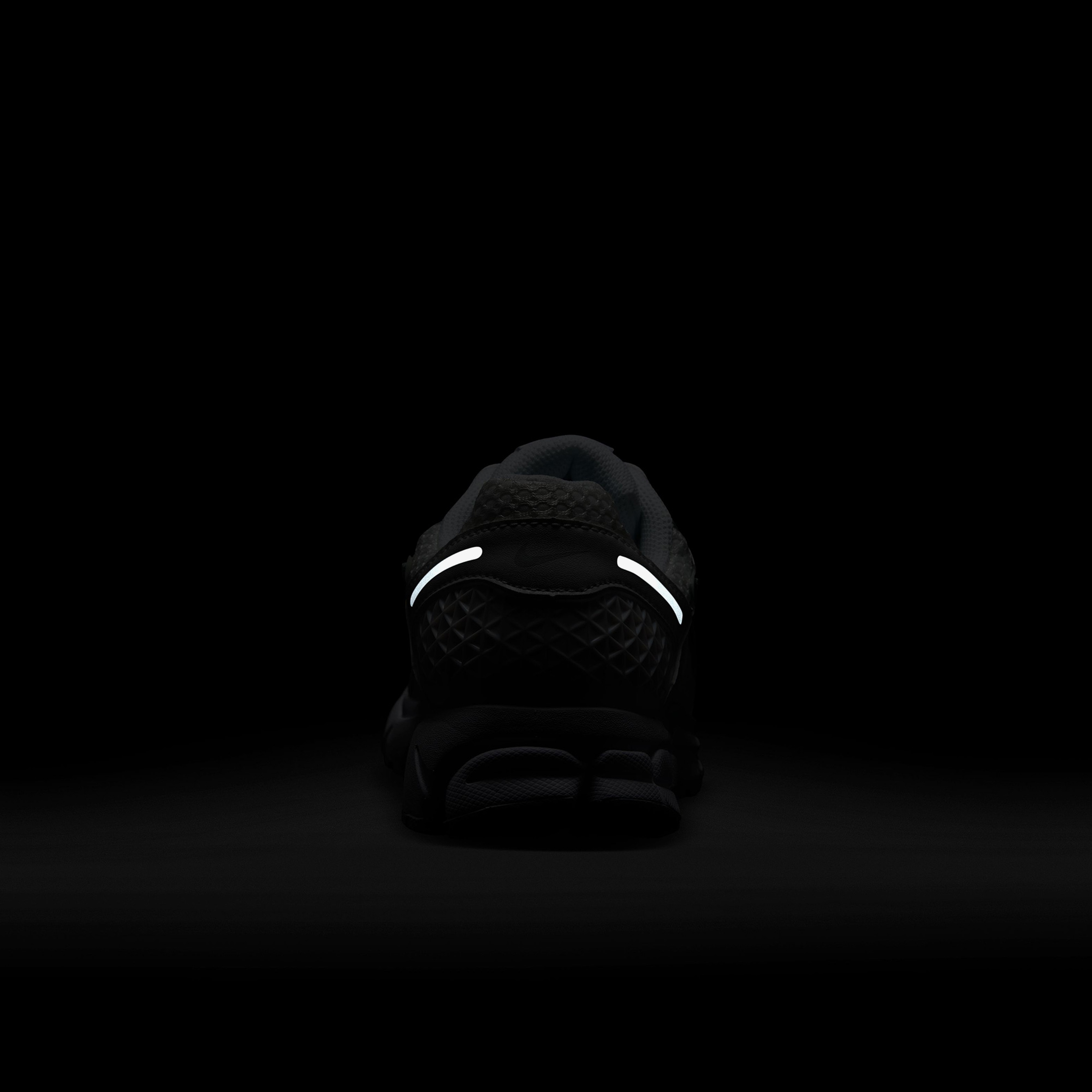 Nike Zoom Vomero 5 'Chrome Toe' Kadın Beyaz Spor Ayakkabı