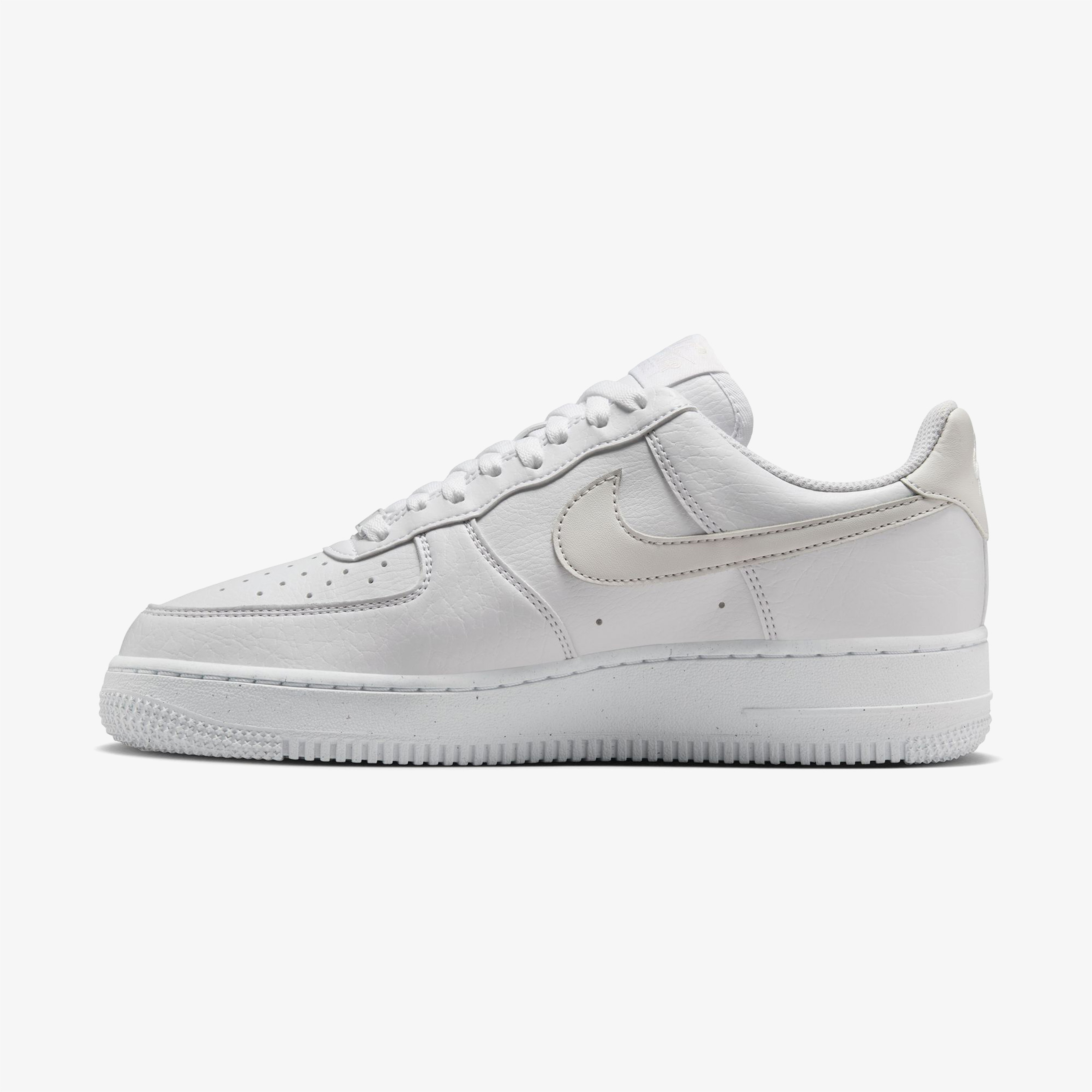 Nike Air Force 1'07 Next Nature Kadın Beyaz Sneaker