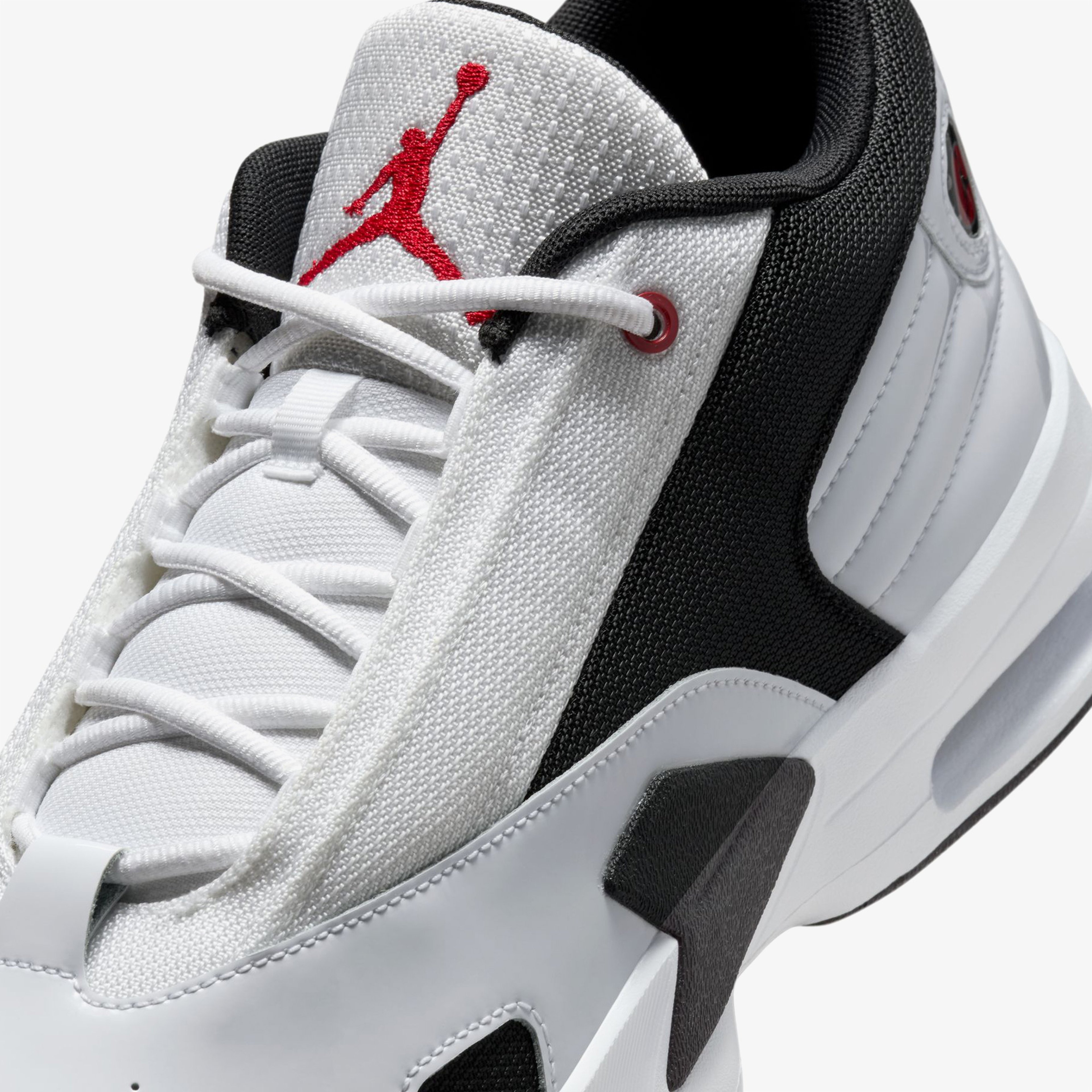 Jordan Max Aura 6 Erkek Beyaz Basketbol Ayakkabısı