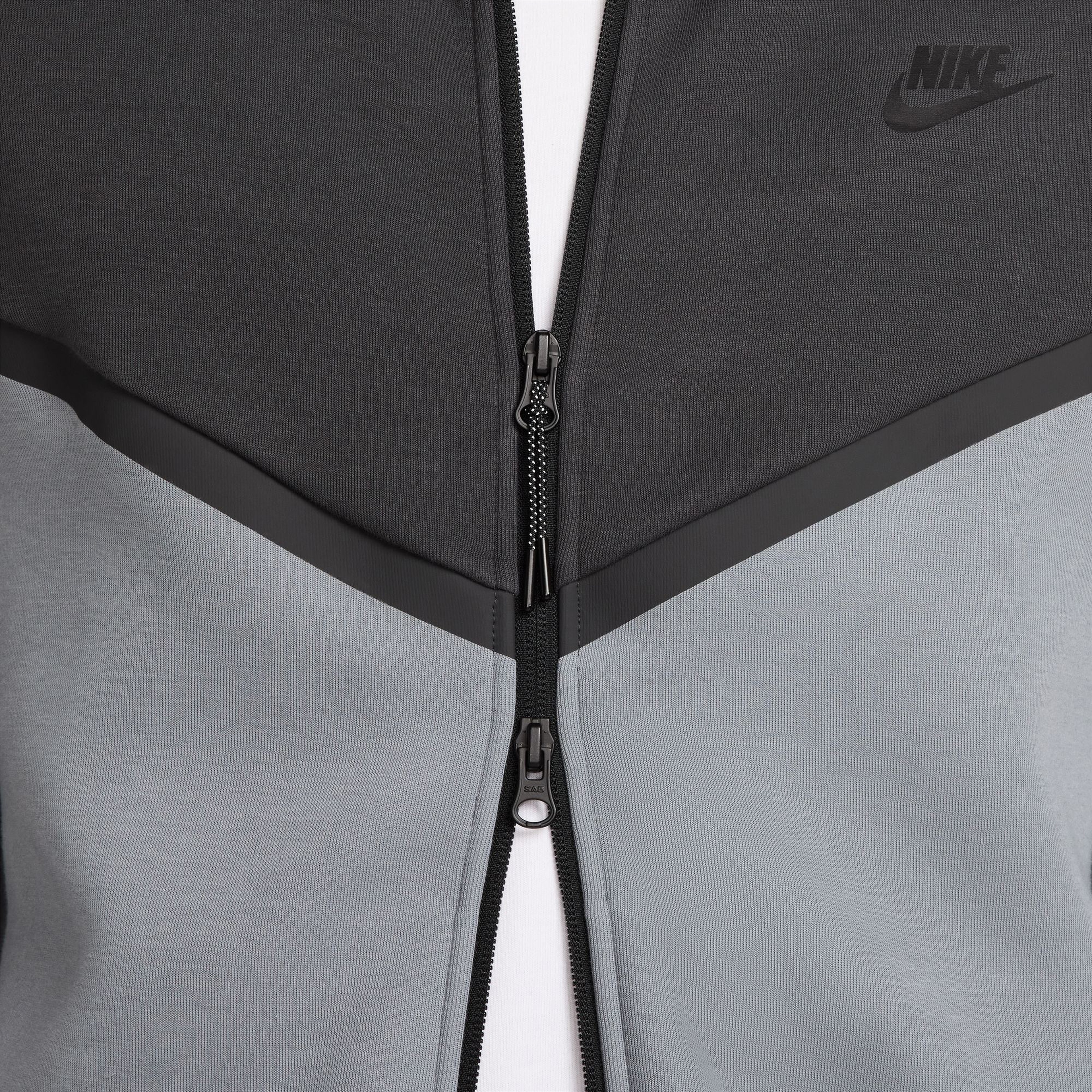 Nike Sportswear Erkek Gri Sweatshirt