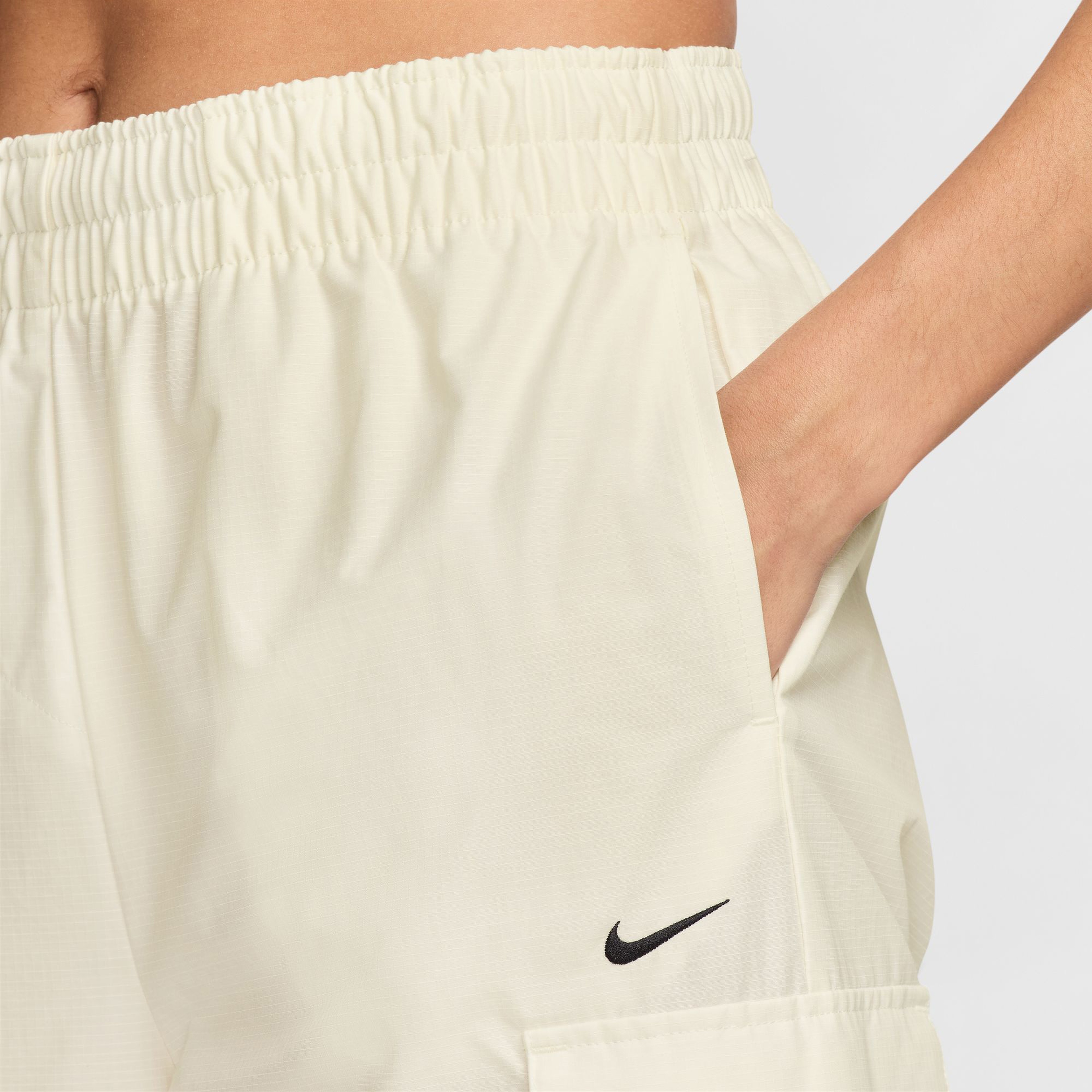 Nike Sportswear Everything Kadın Beyaz Pantolon