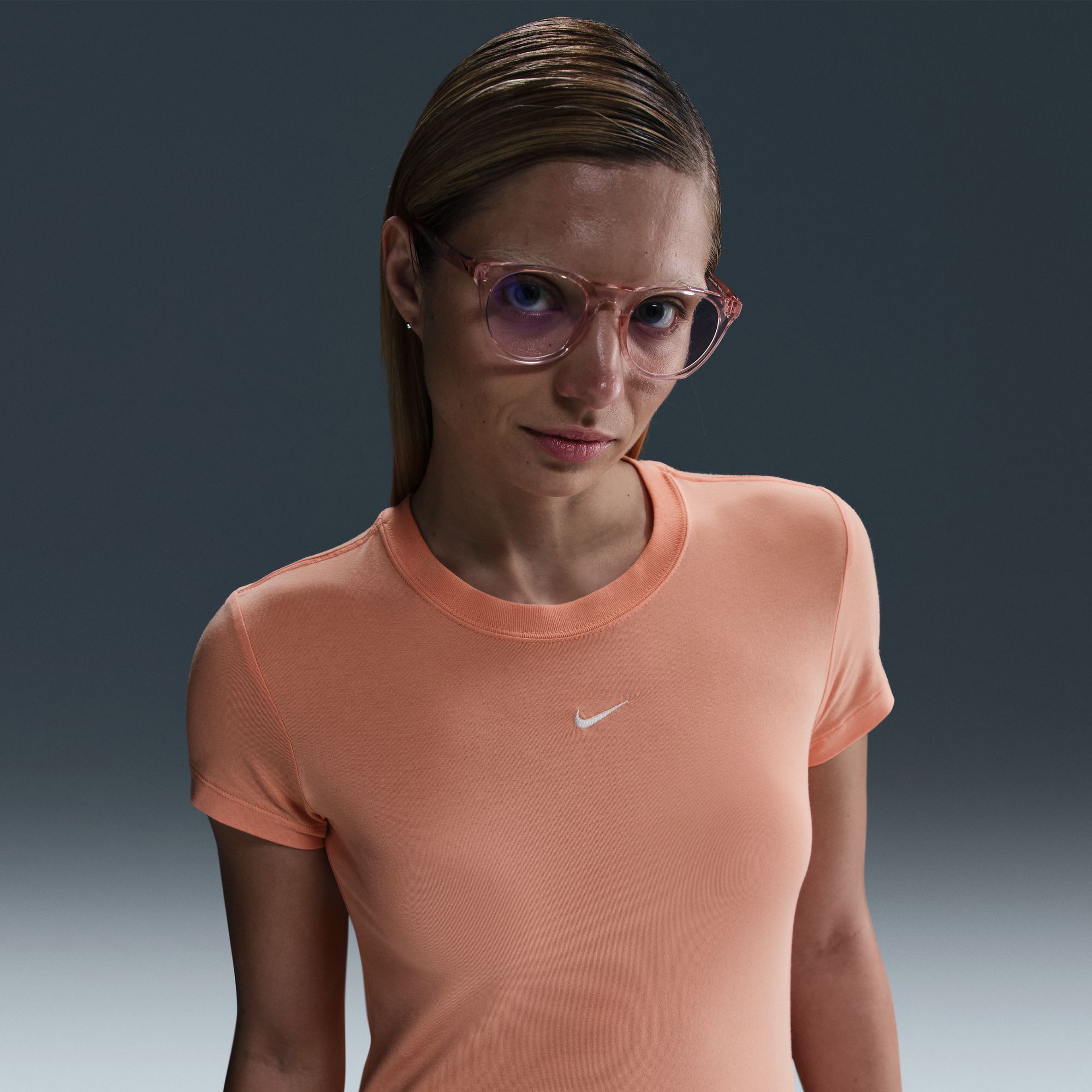 Nike Sportswear Chill Knit Kadın Turuncu T-Shirt