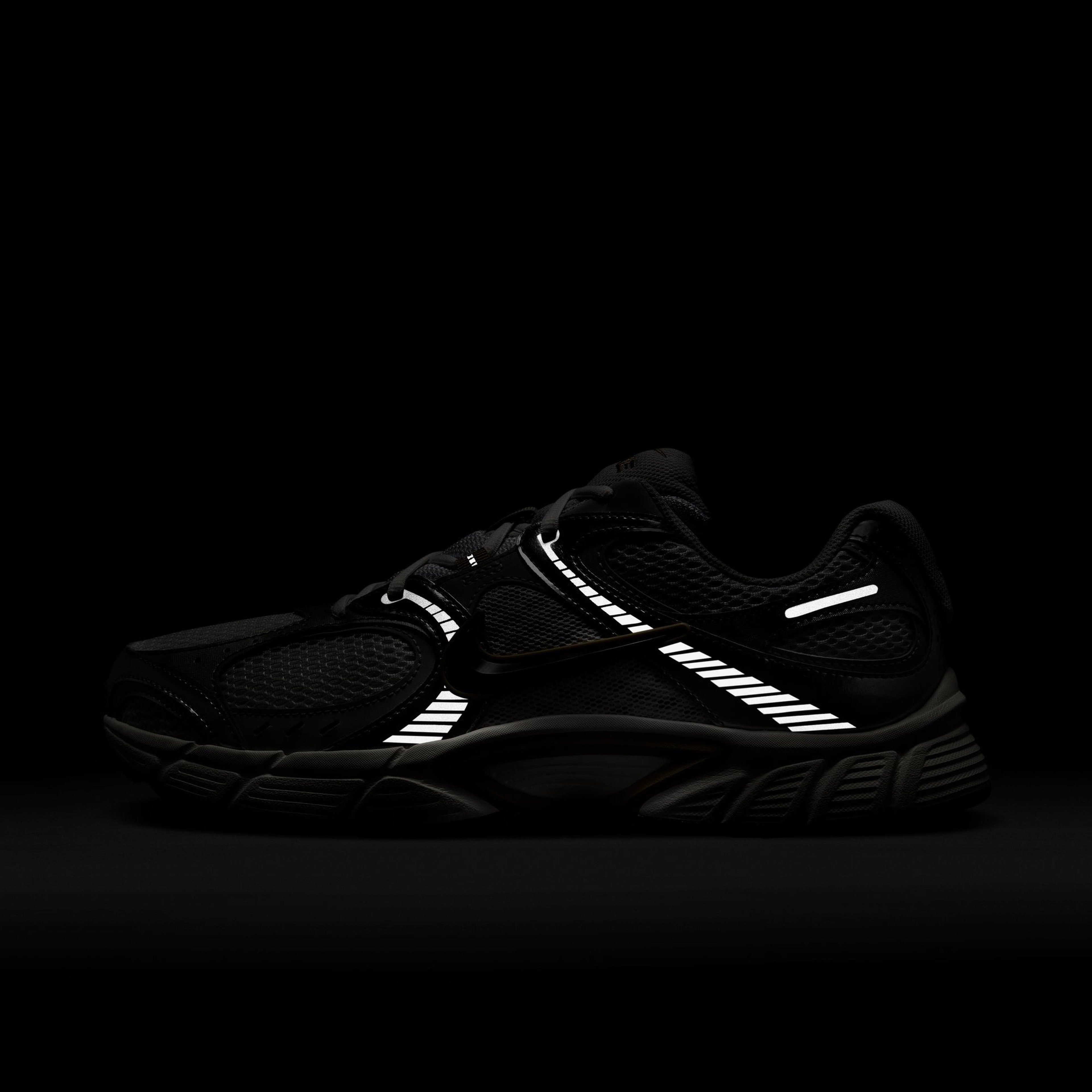 Nike V5 RNR Erkek Gri Spor Ayakkabı