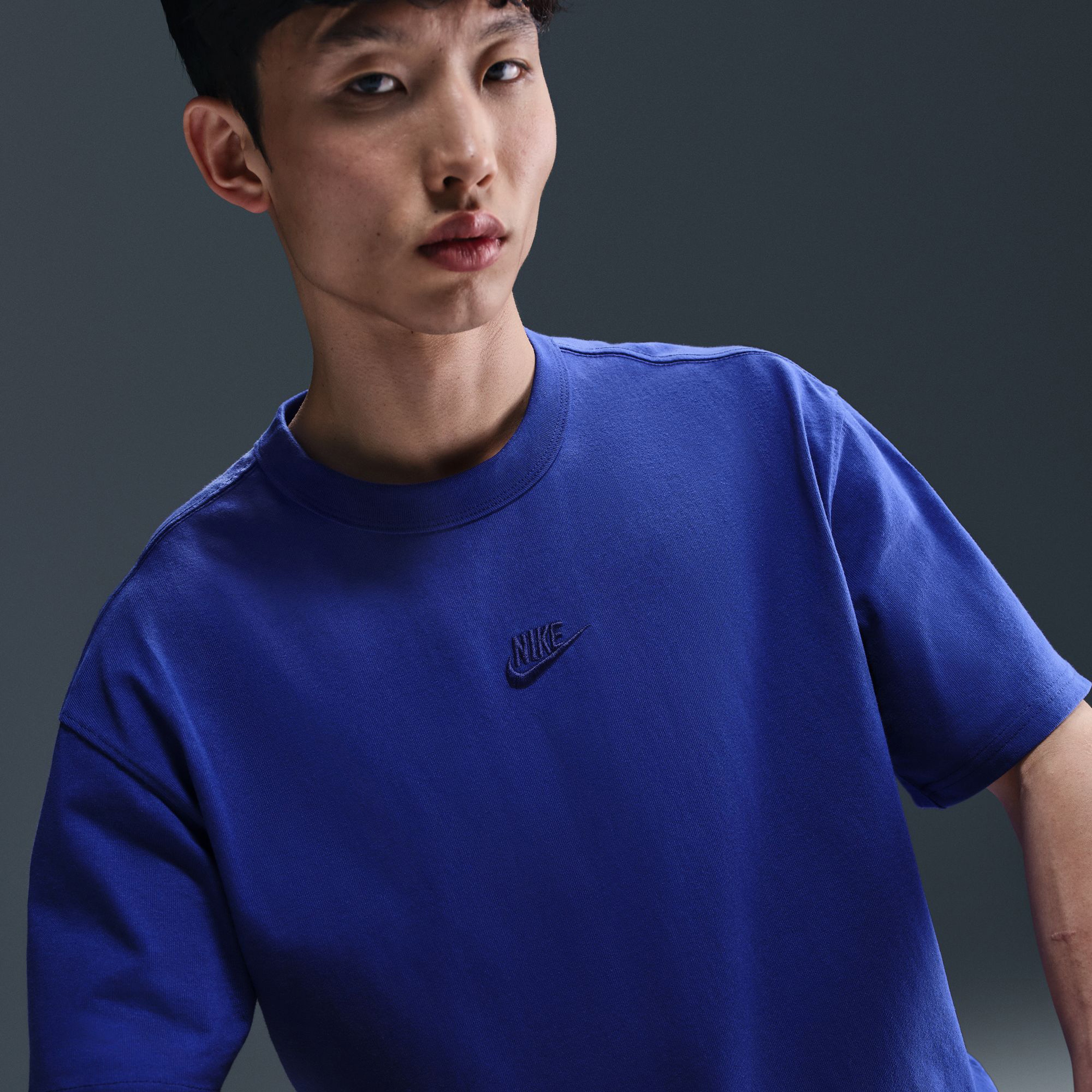 Nike Sportswear Premium Essentials Erkek Mavi T-Shirt
