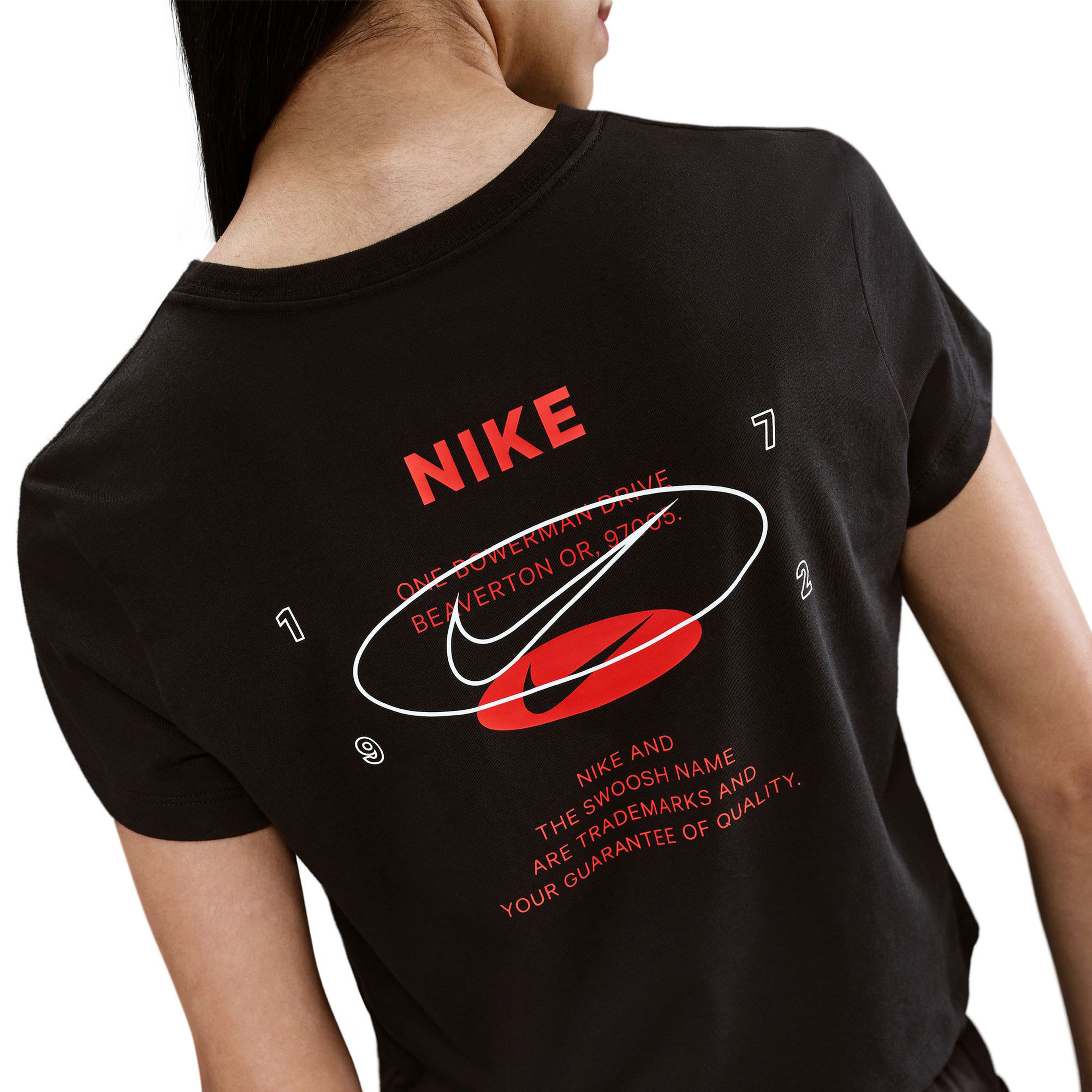 Nike Sportswear Classics Plus Kadın Siyah T-Shirt