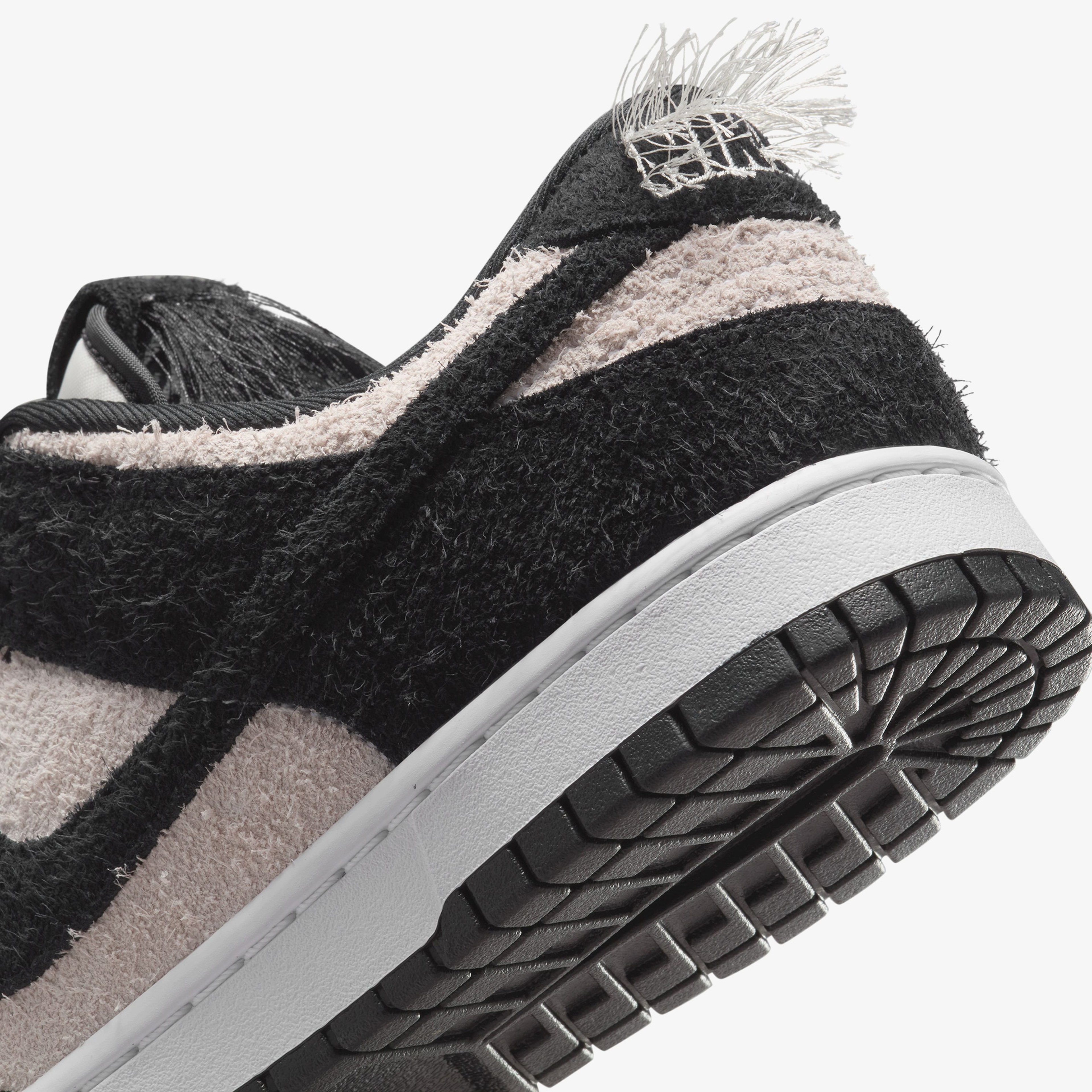 Nike Dunk Low Retro SE Erkek Beyaz/Siyah Spor Ayakkabı