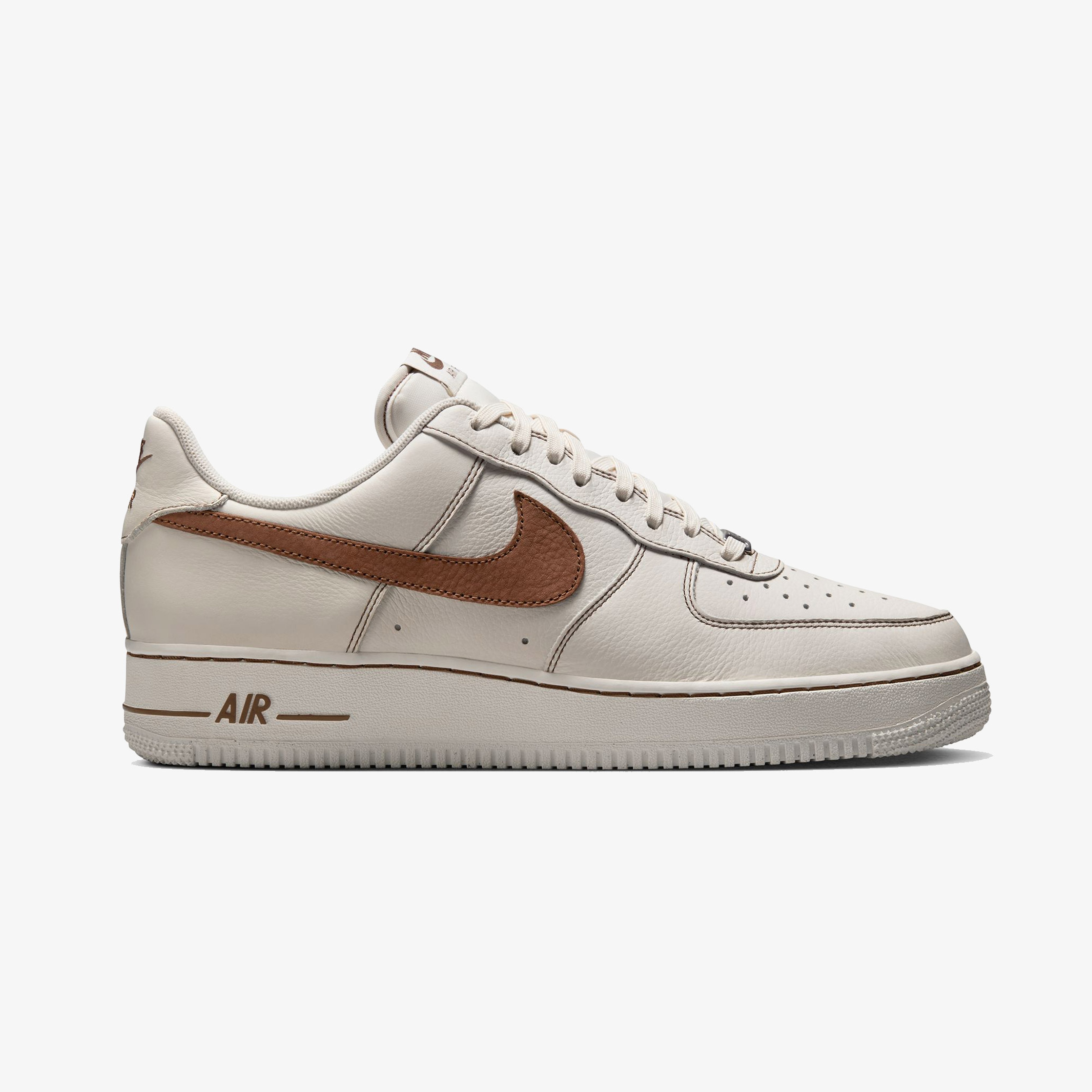 Nike Air Force 1 '07 LV8 Erkek Beyaz Spor Ayakkabı