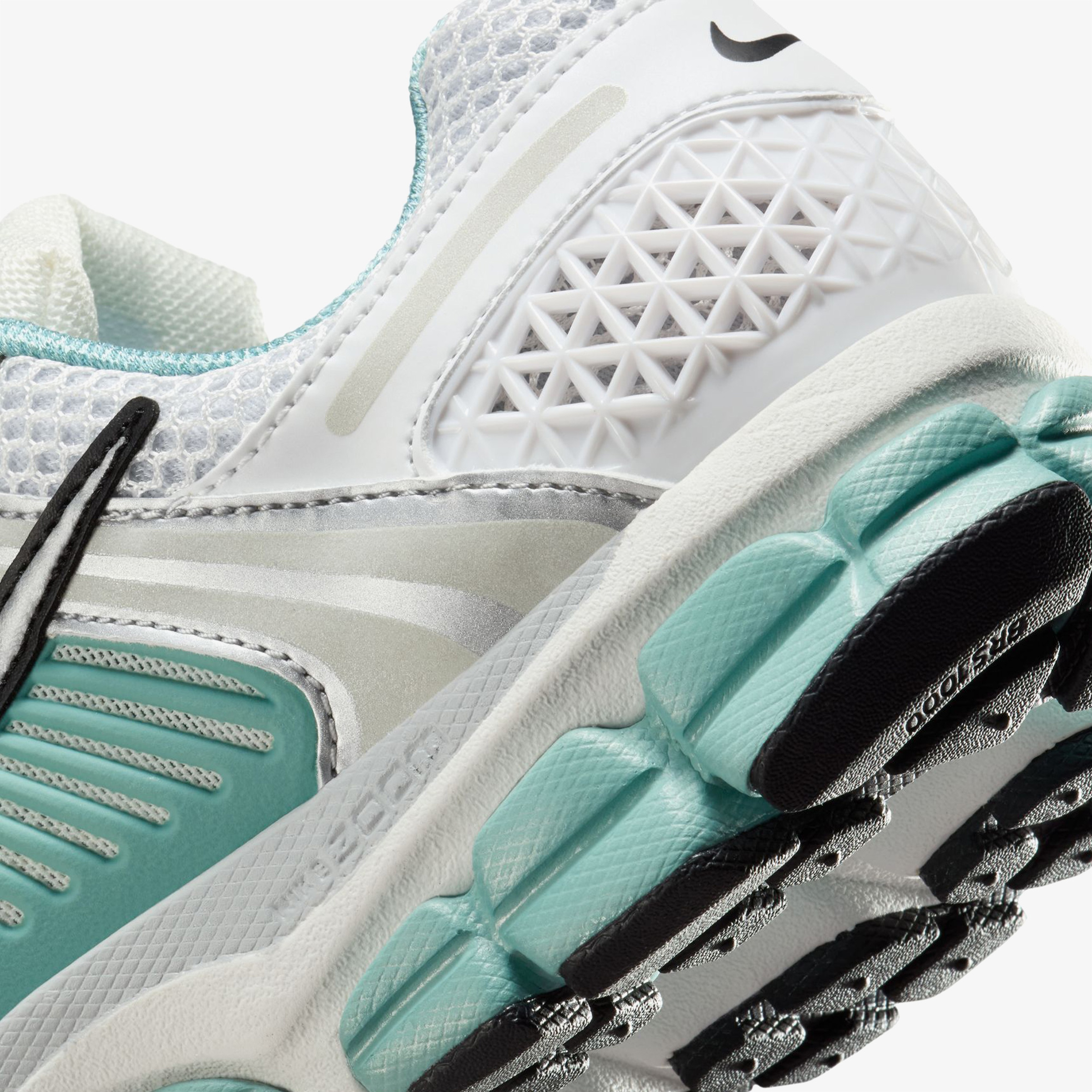 Nike Zoom Vomero 5 Kadın Beyaz/Yeşil Spor Ayakkabı