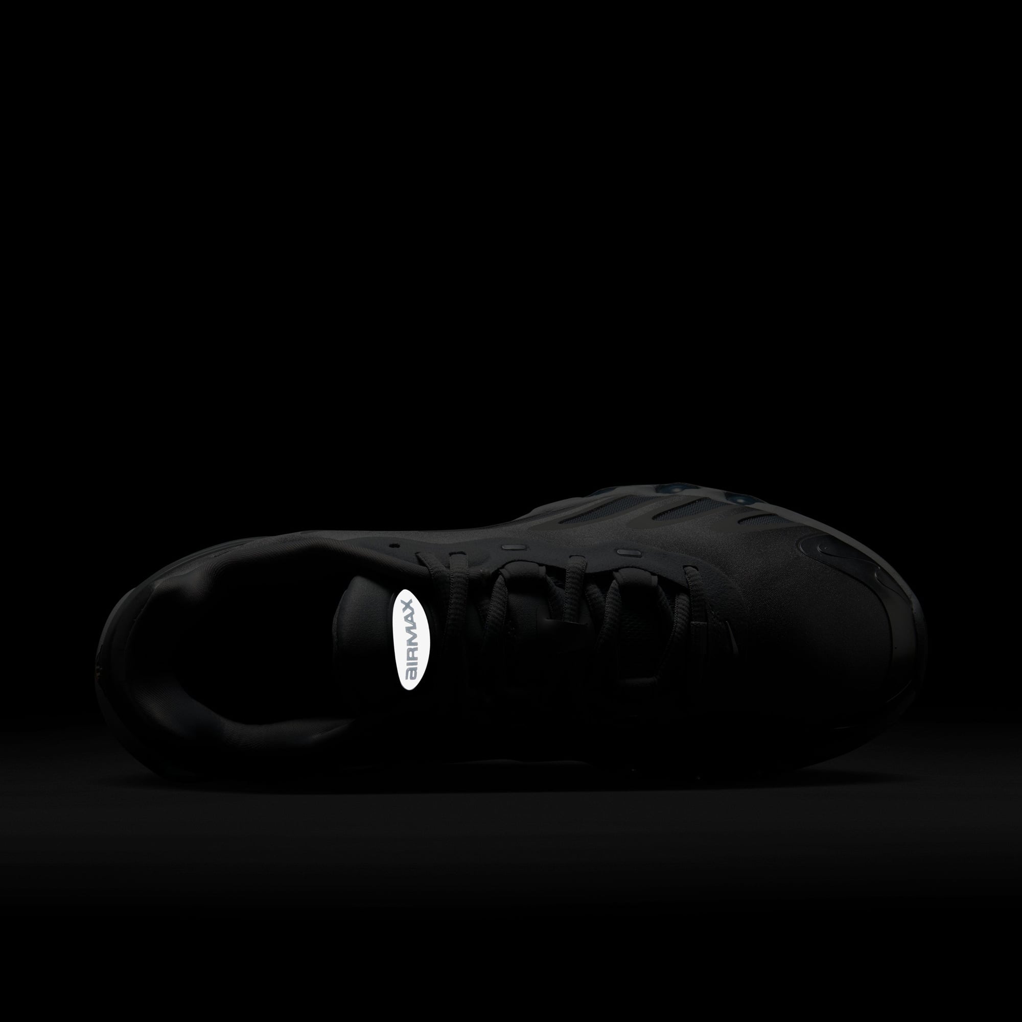 Nike Air Max DN8 Kadın Siyah Spor Ayakkabı