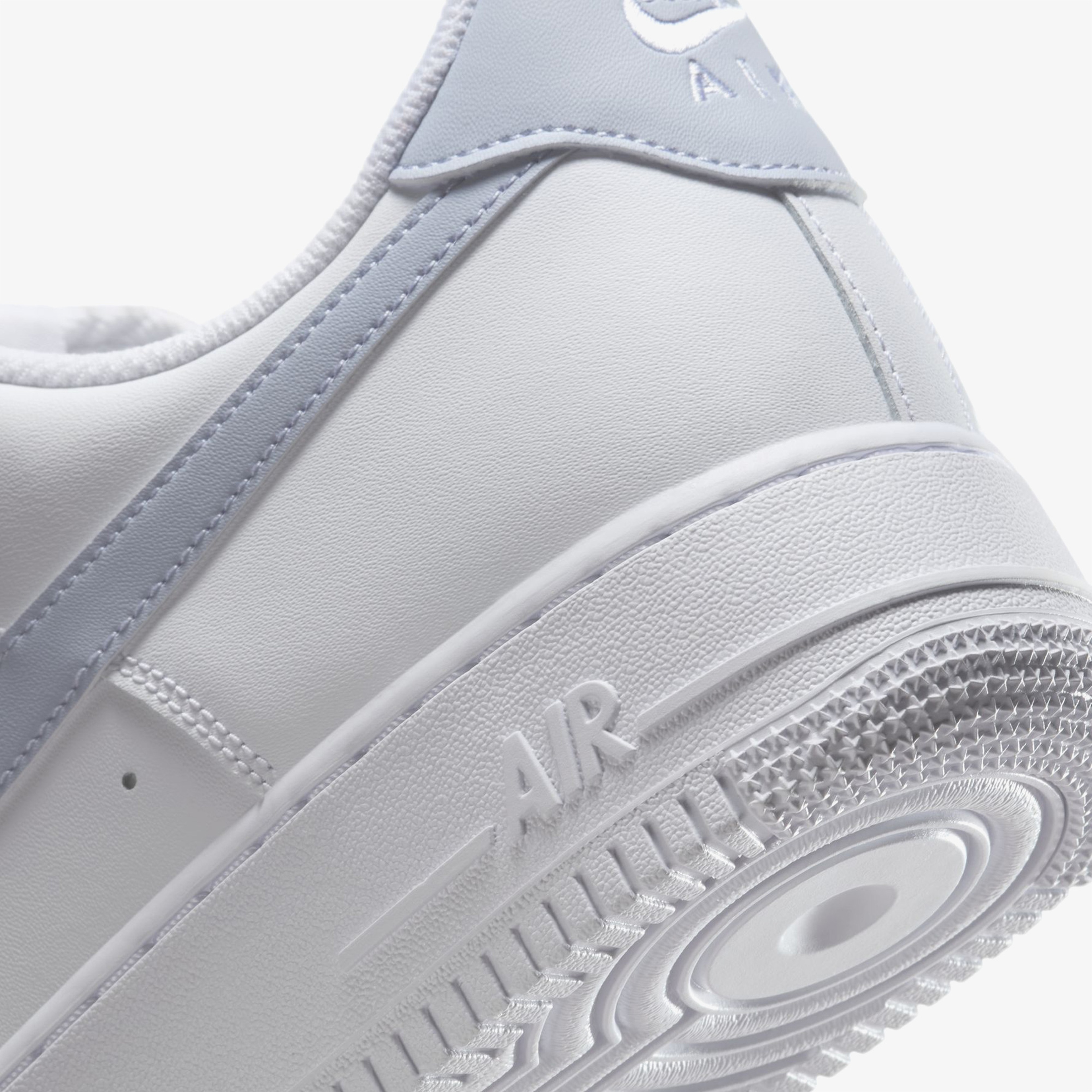 Nike Air Force 1 '07 Kadın Beyaz Spor Ayakkabı