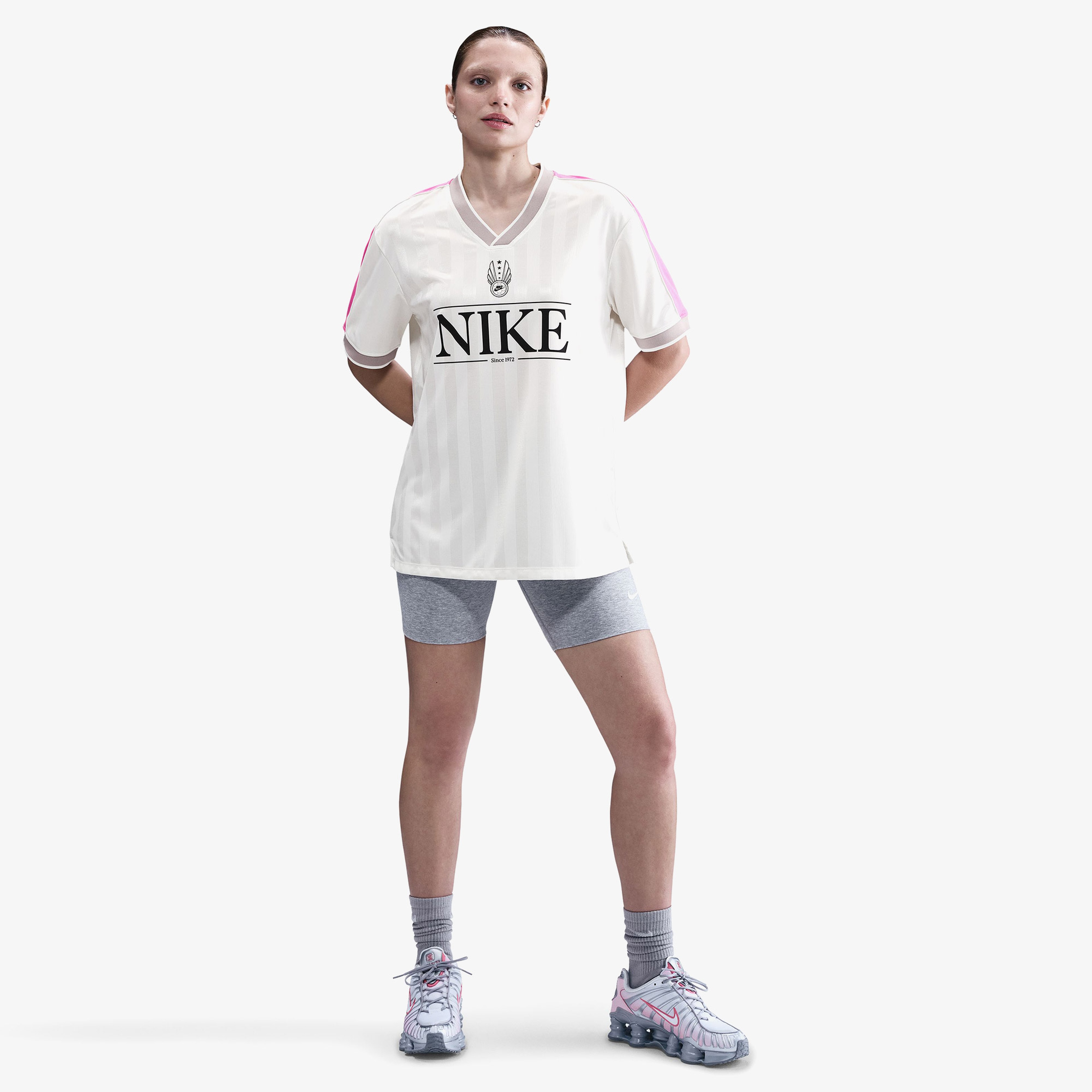 Nike Sportswear V Yakalı Kadın Beyaz Forma