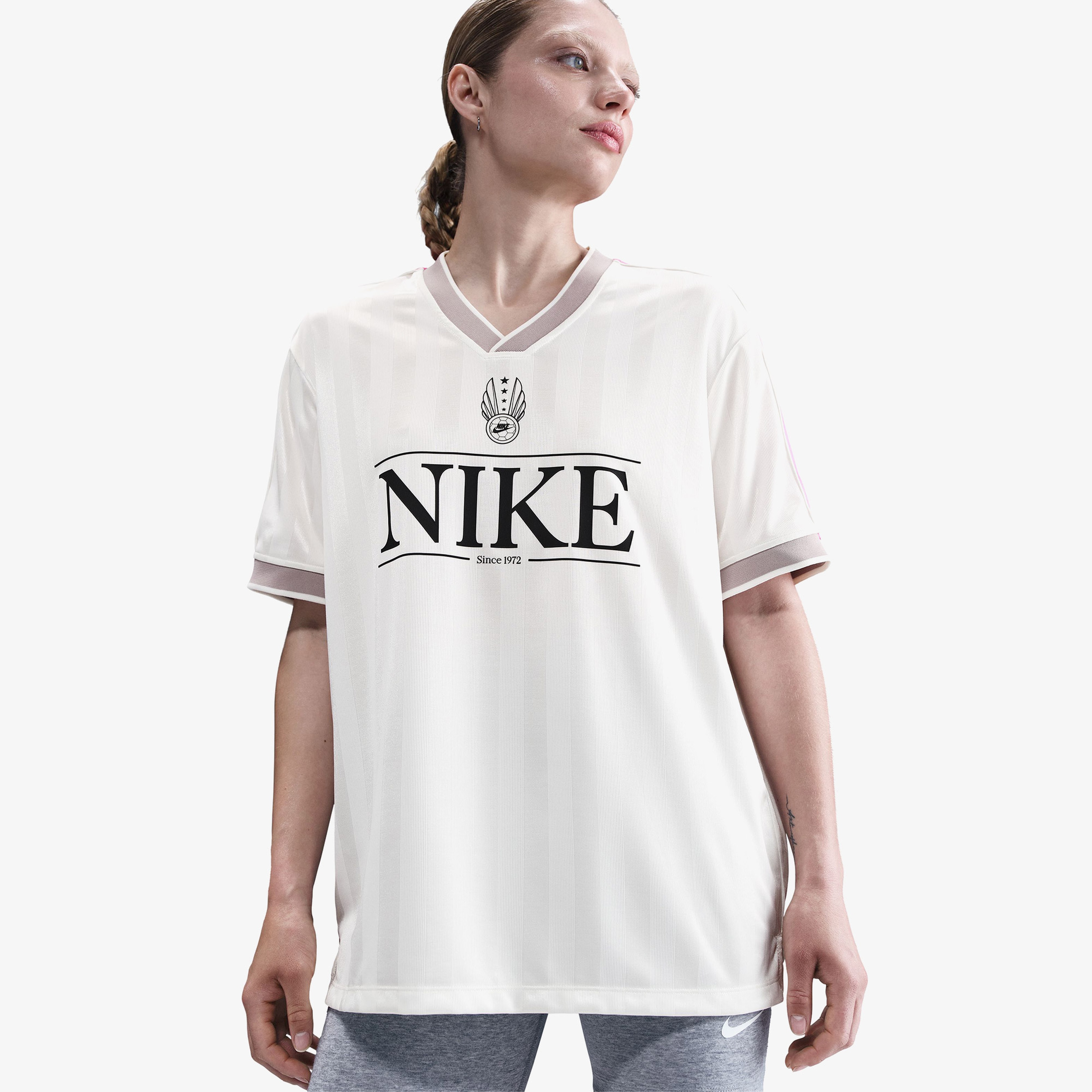 Nike Sportswear V Yakalı Kadın Beyaz Forma
