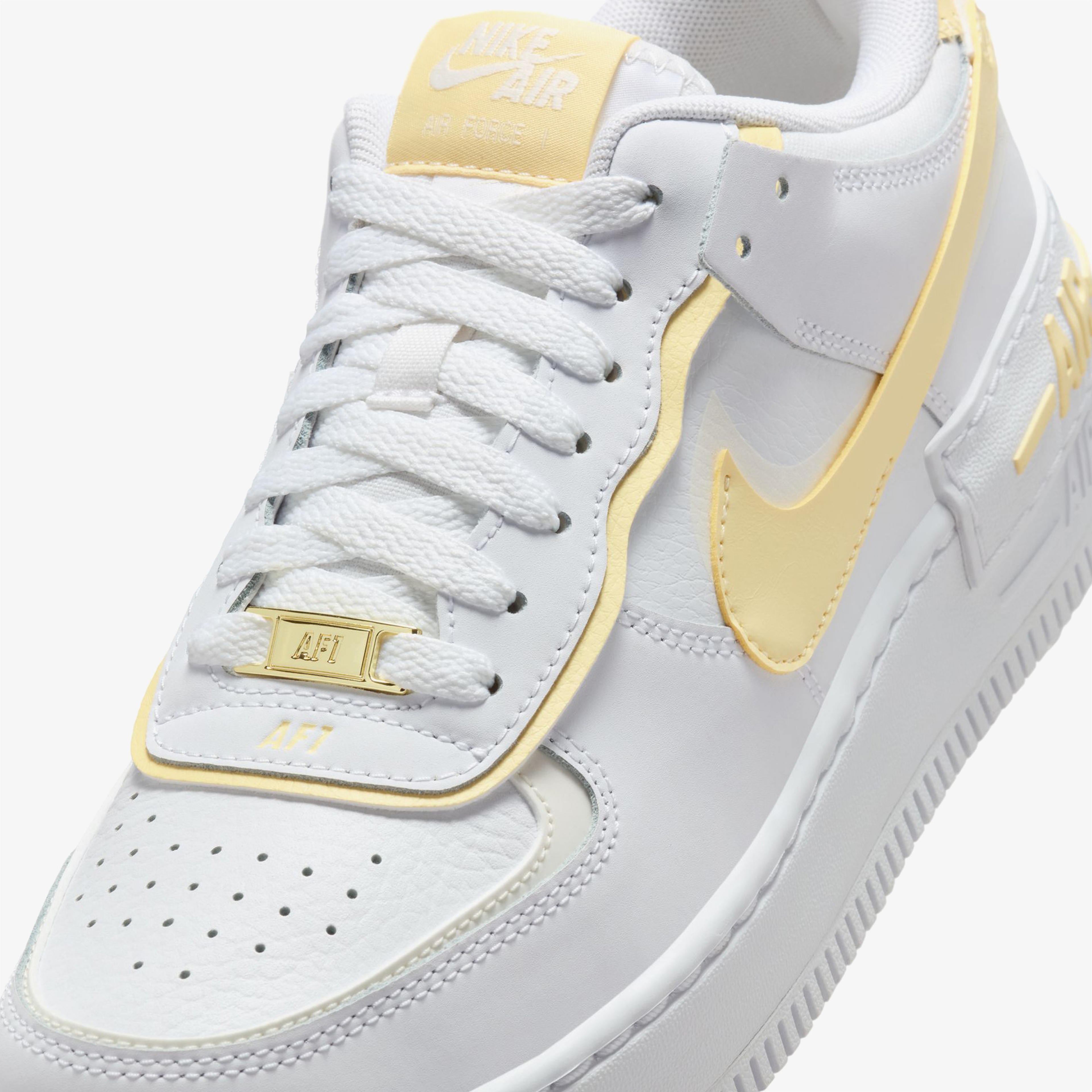 Nike Air Force 1 Shadow Kadın Beyaz Spor Ayakkabı