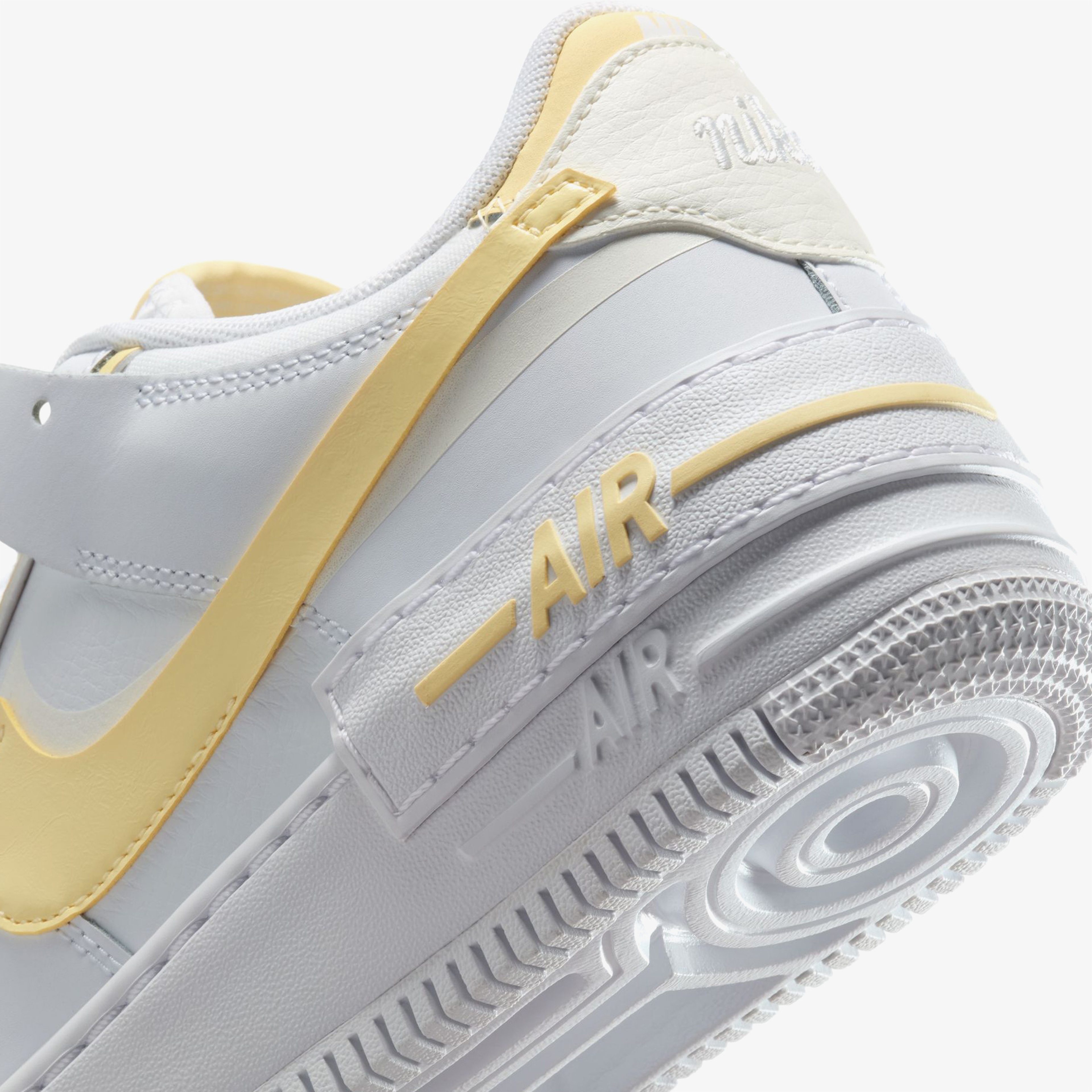 Nike Air Force 1 Shadow Kadın Beyaz Spor Ayakkabı