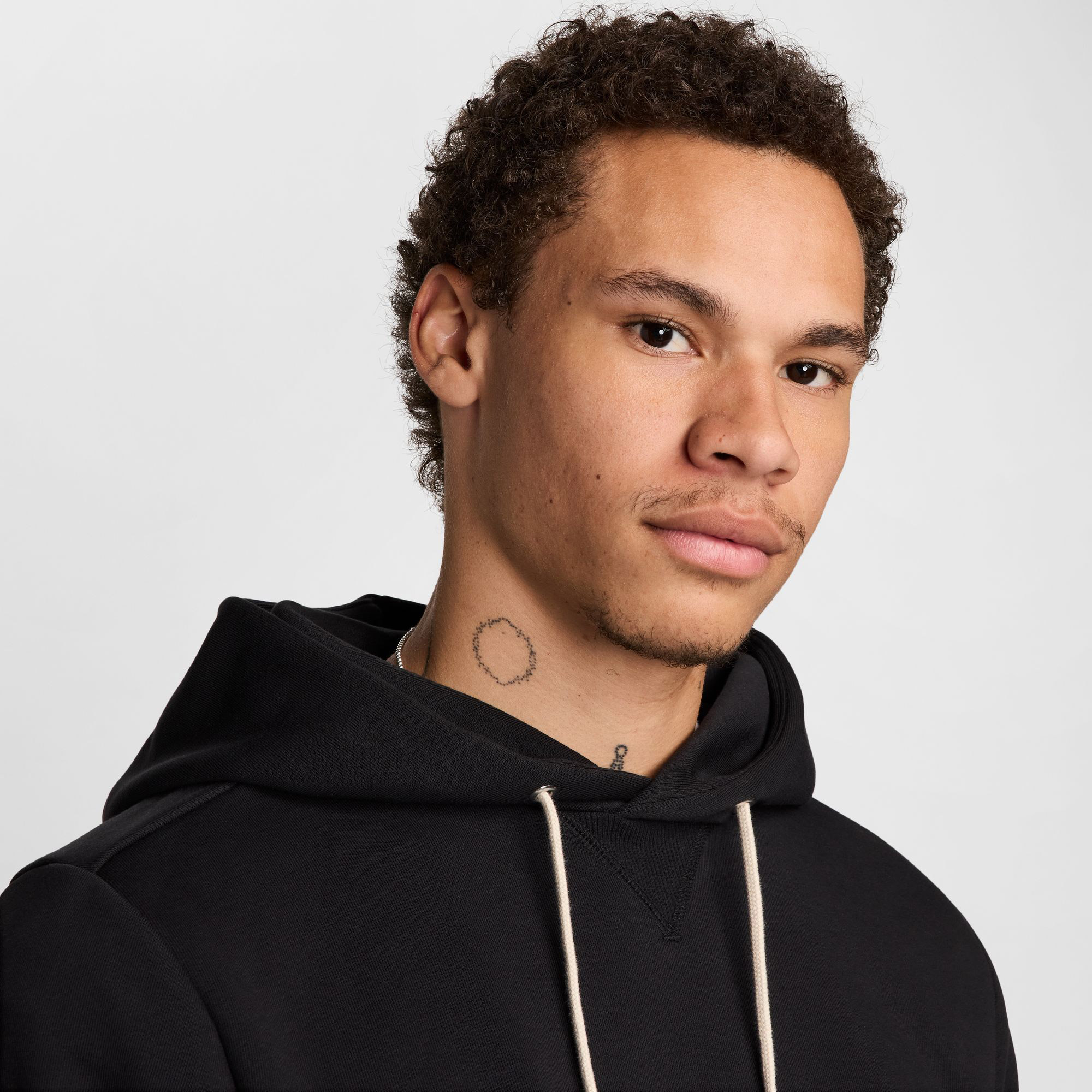 Nike Standard Issue Erkek Siyah Sweatshirt