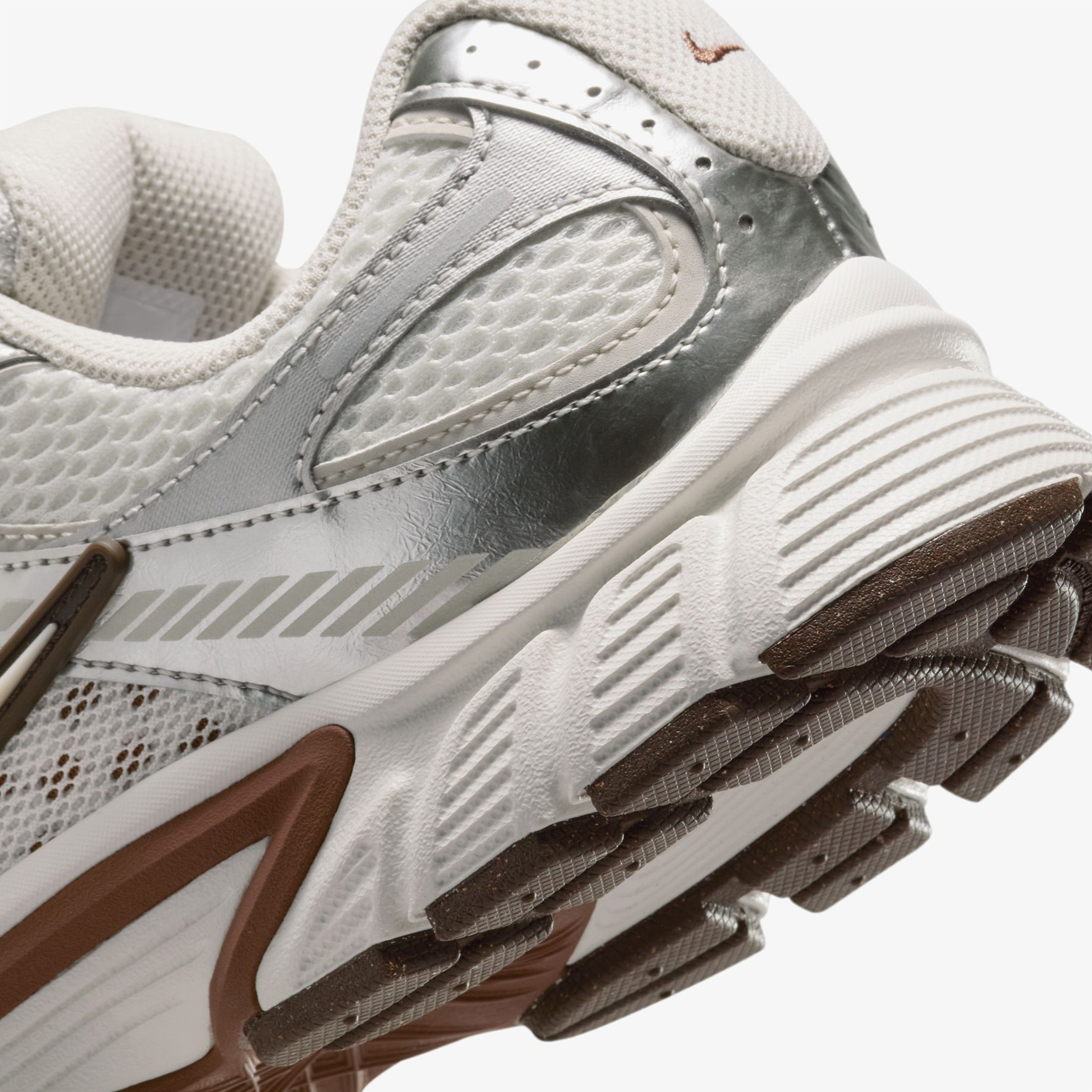 Nike V5 RNR Kadın Gri Spor Ayakkabı