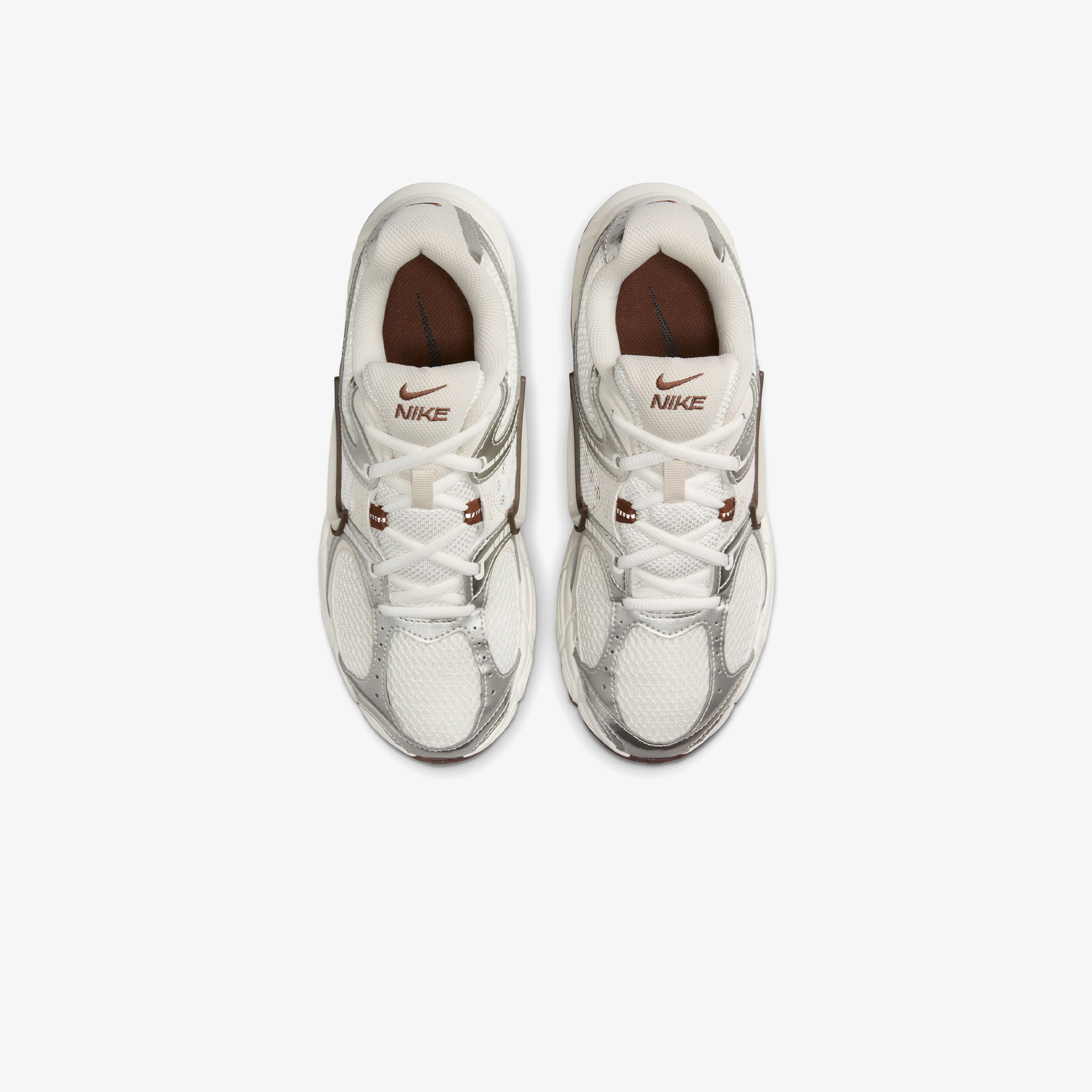 Nike V5 RNR Kadın Gri Spor Ayakkabı