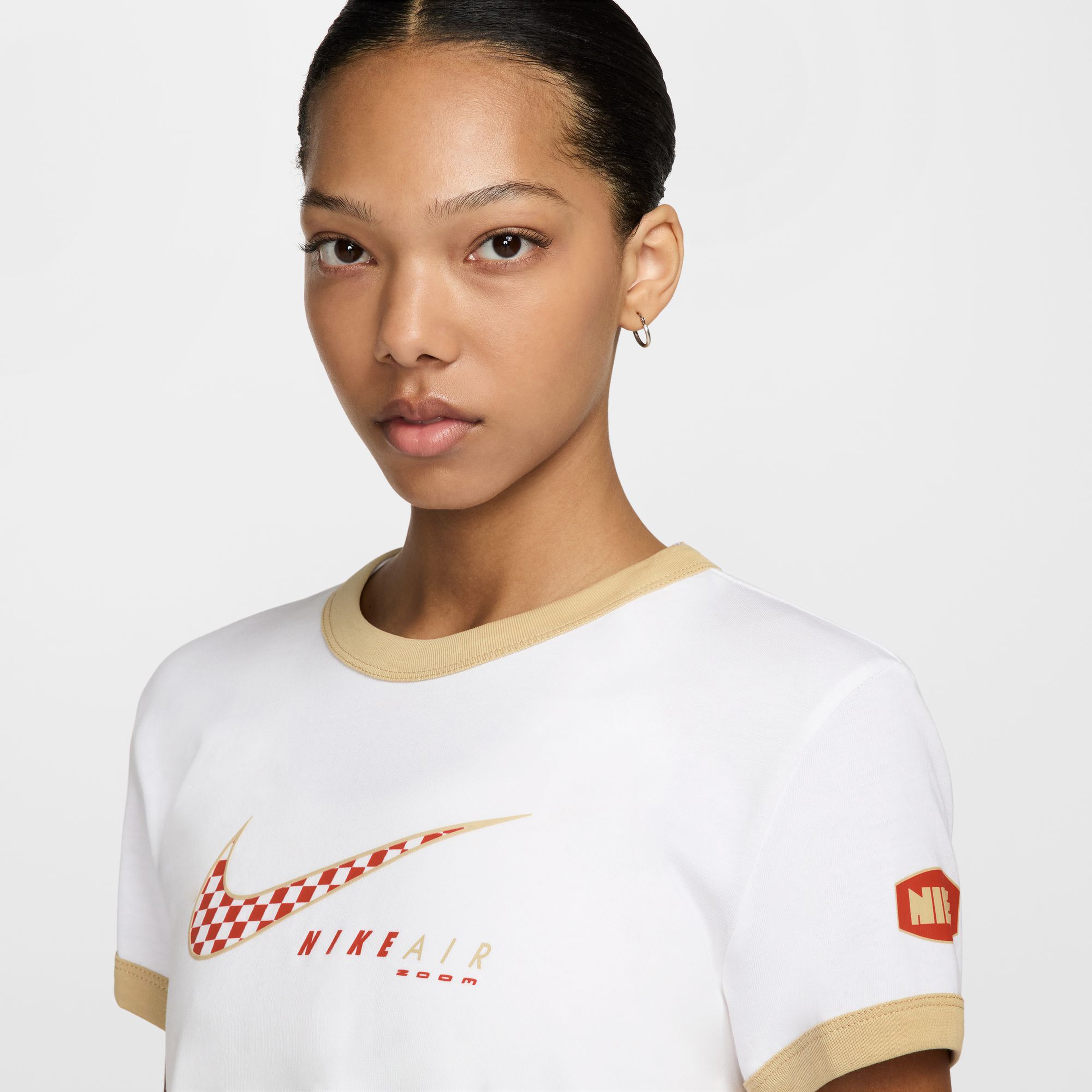 Nike Sportswear Club Moto Rgr Kadın Beyaz T-Shirt
