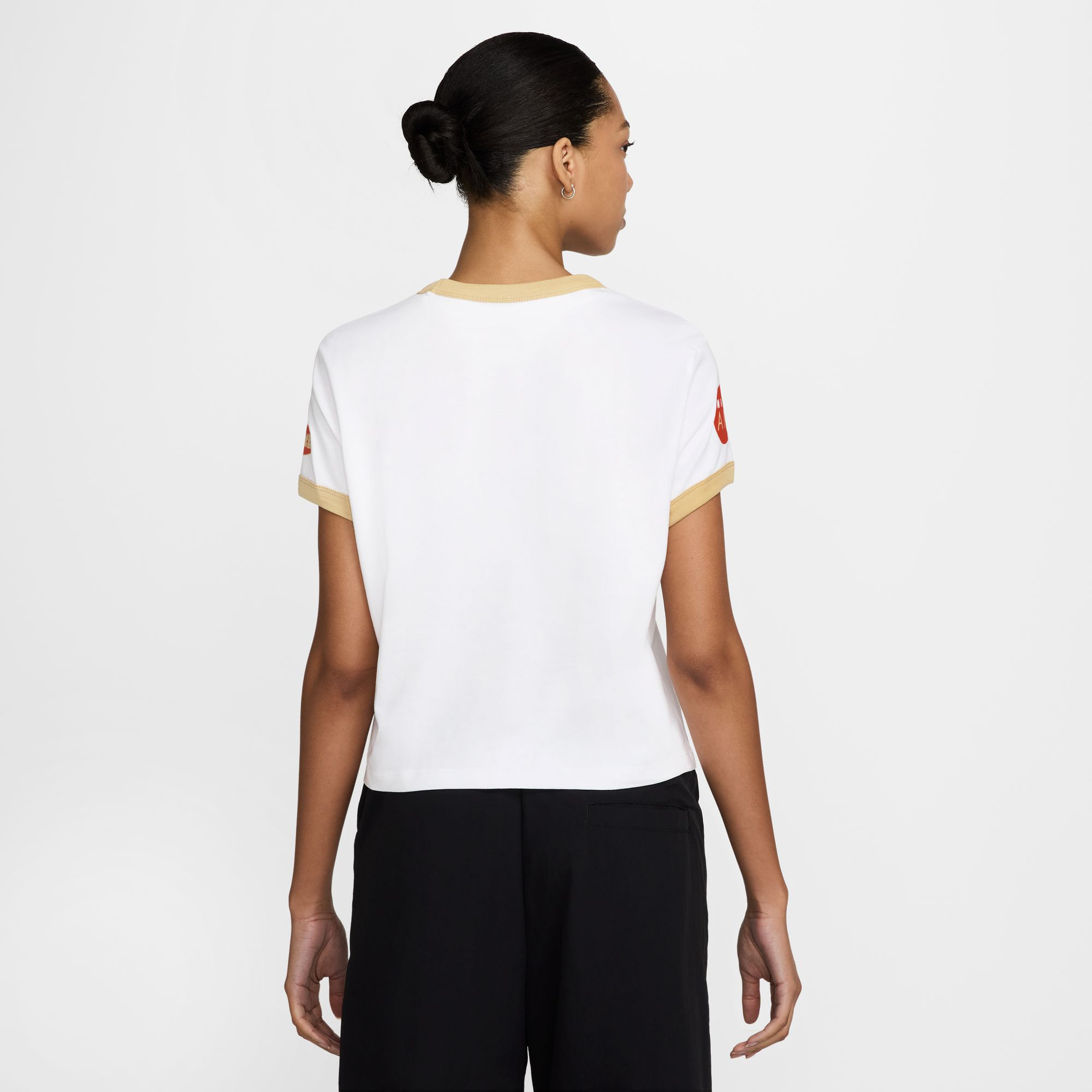 Nike Sportswear Club Moto Rgr Kadın Beyaz T-Shirt