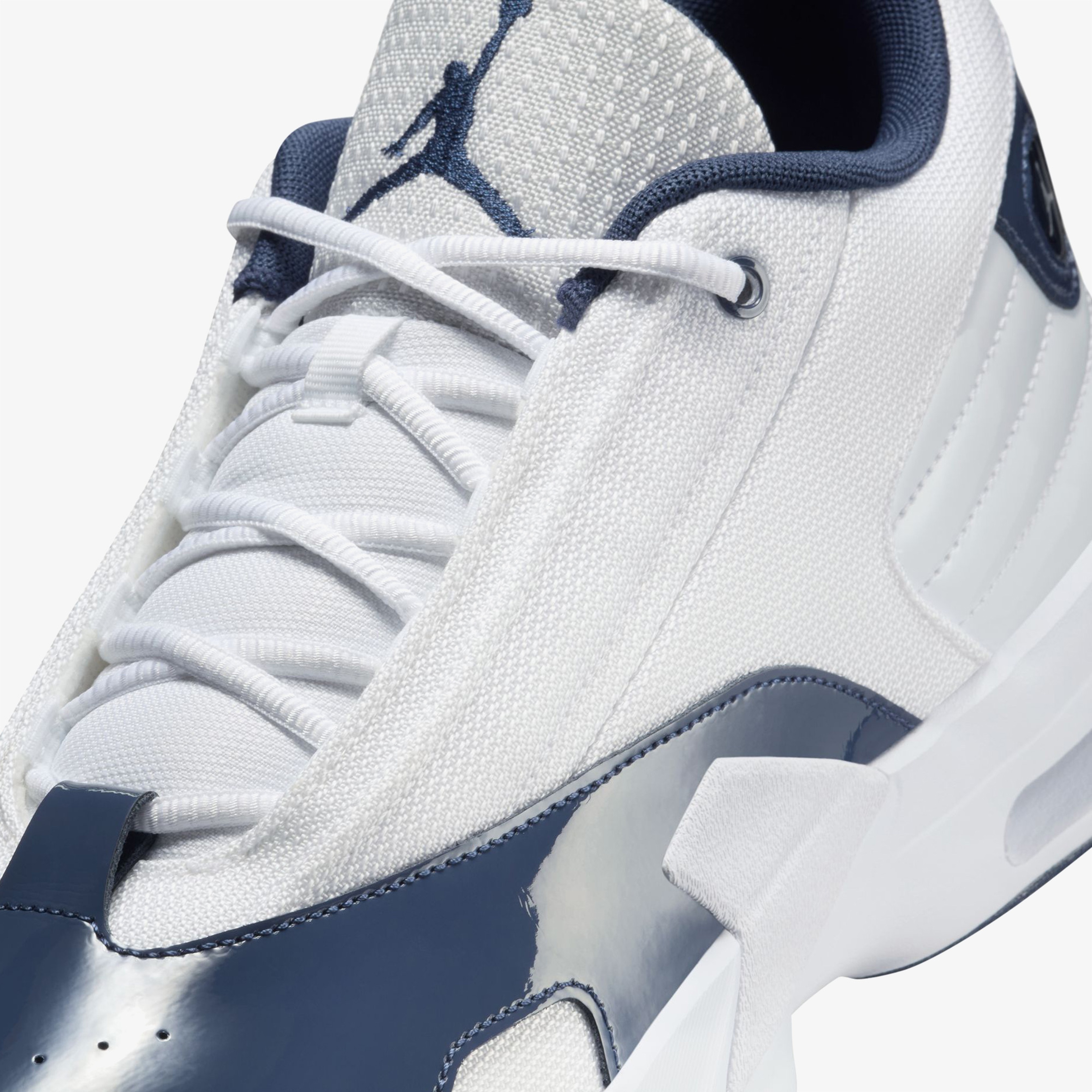 Jordan Max Aura 6 Erkek Beyaz Basketbol Ayakkabısı