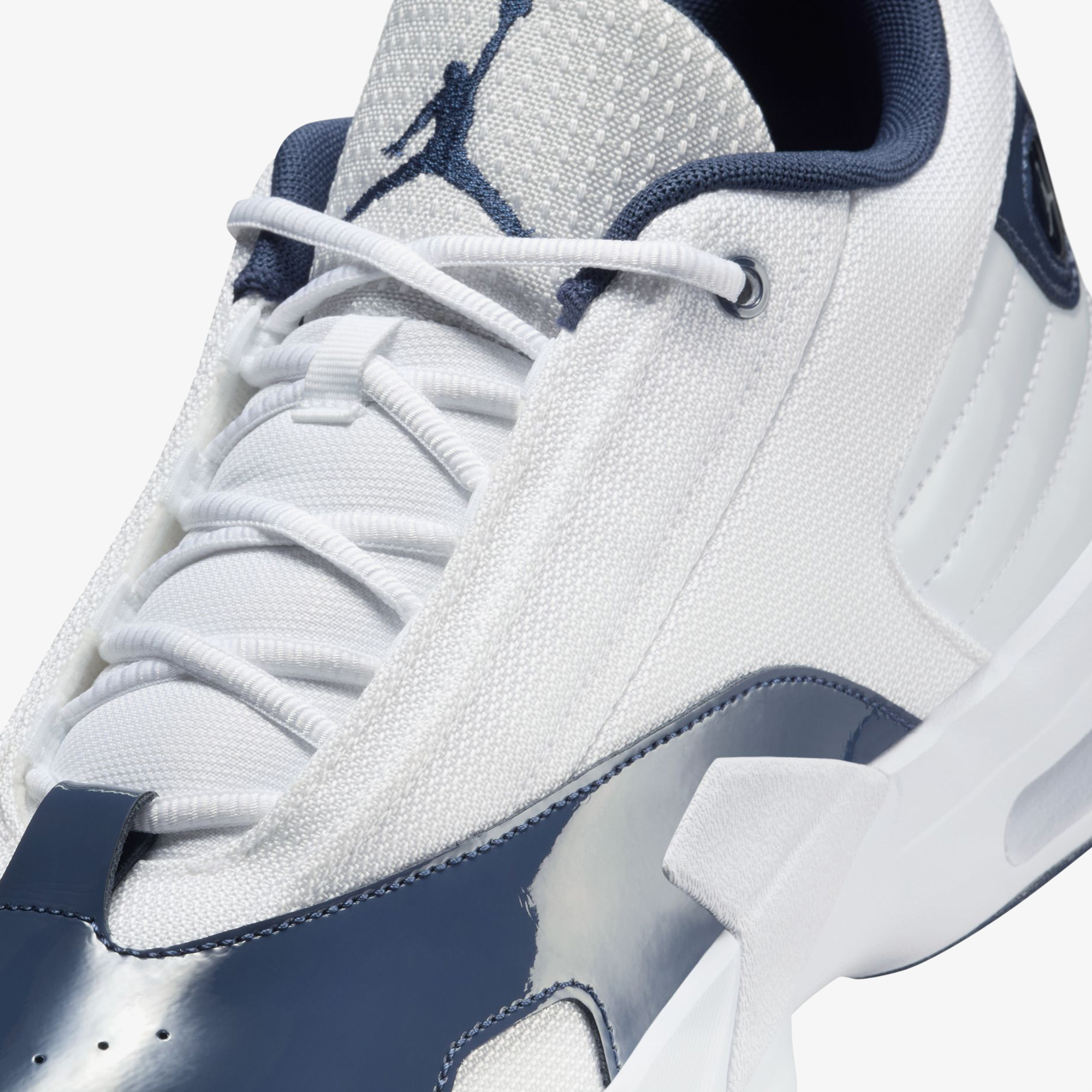 Jordan Max Aura 6 Erkek Beyaz Basketbol Ayakkabısı