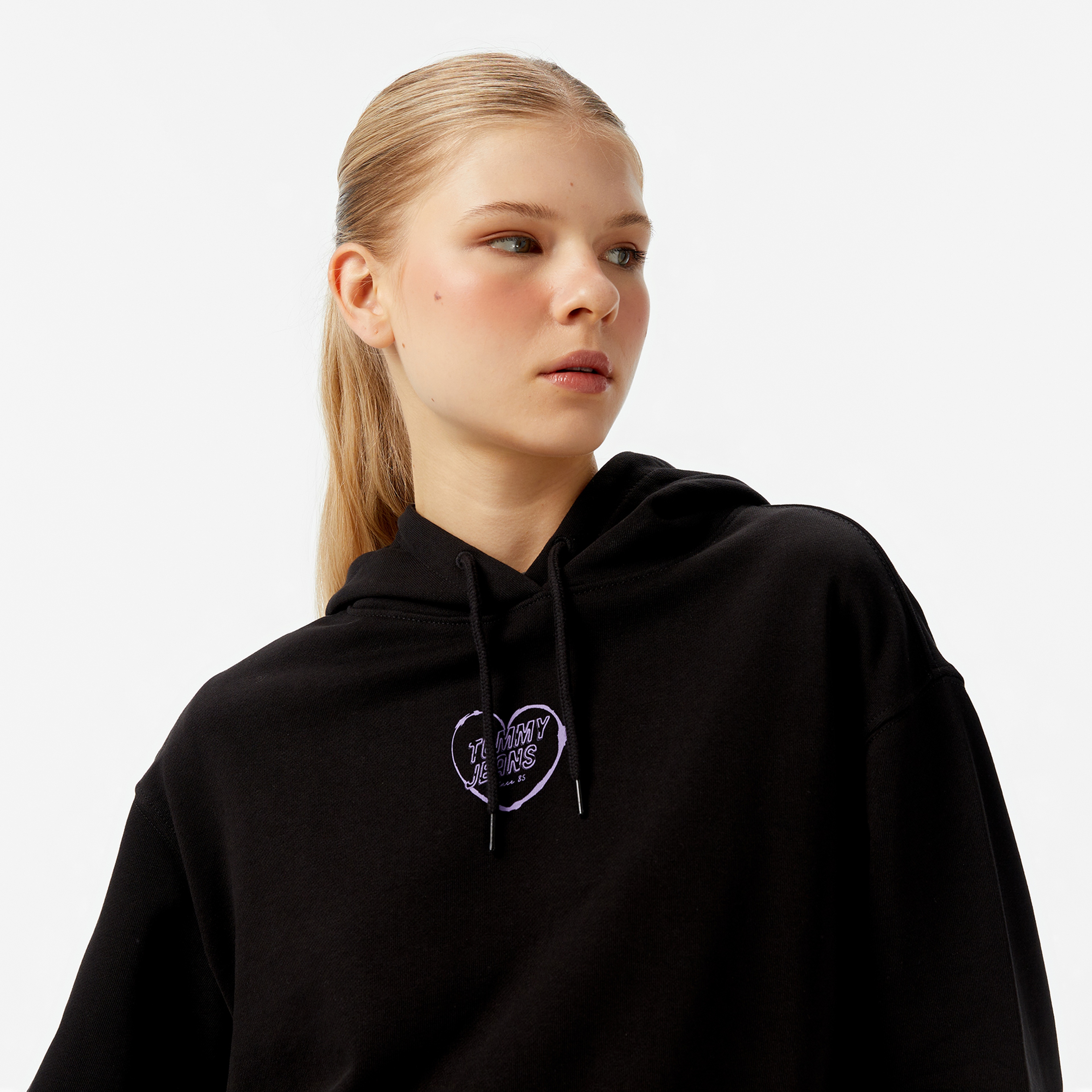 Tommy Jeans Crop Heart Slim Kadın Siyah Sweatshirt