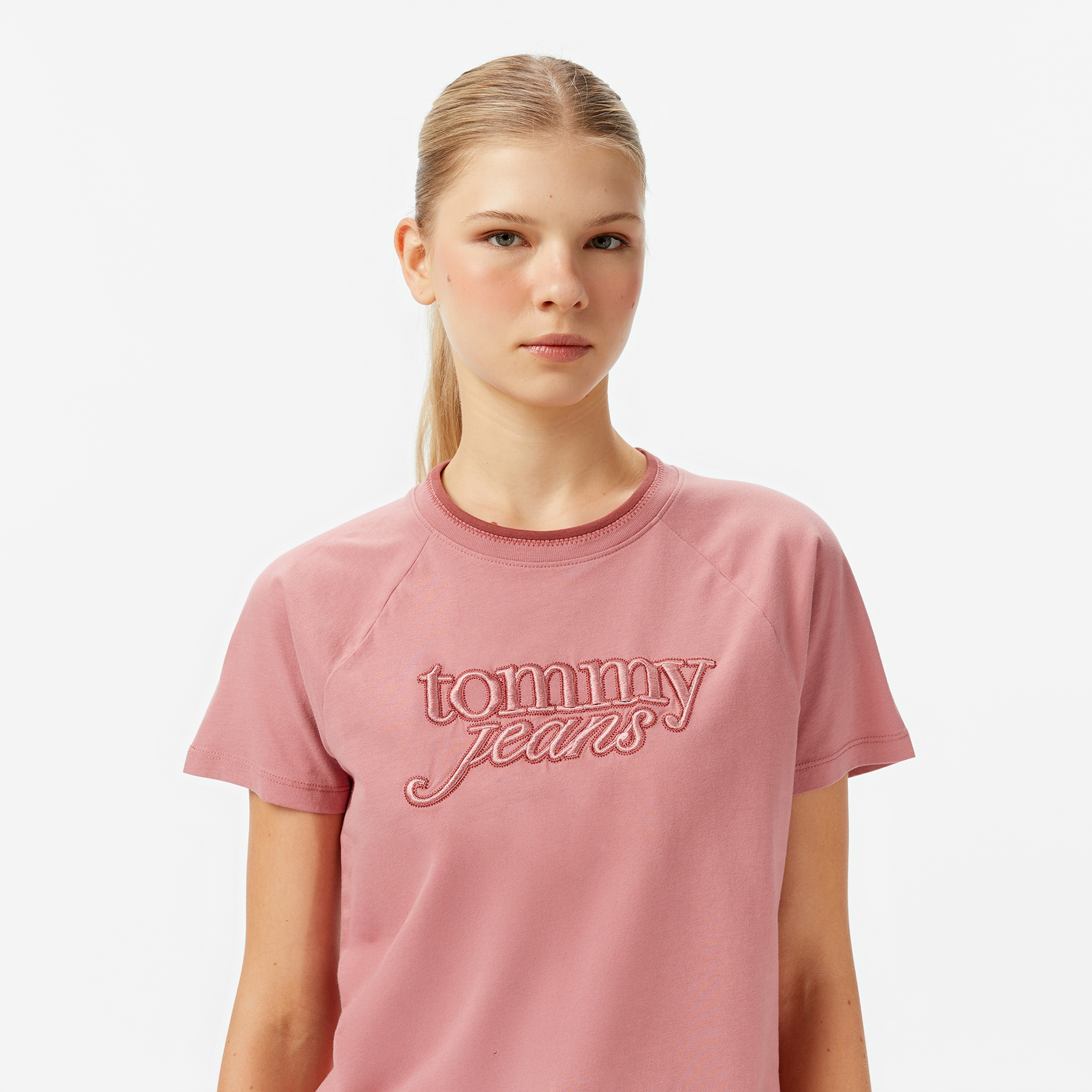 Tommy Jeans Graphic Kadın Pembe T-Shirt