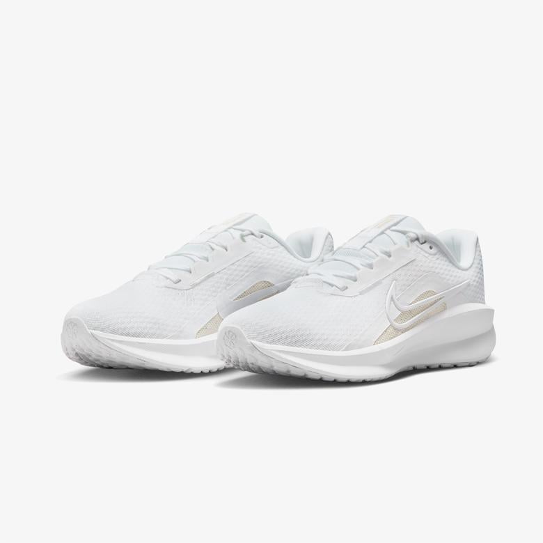 Nike  Downshifter 13 Kadın Beyaz Spor Ayakkabı