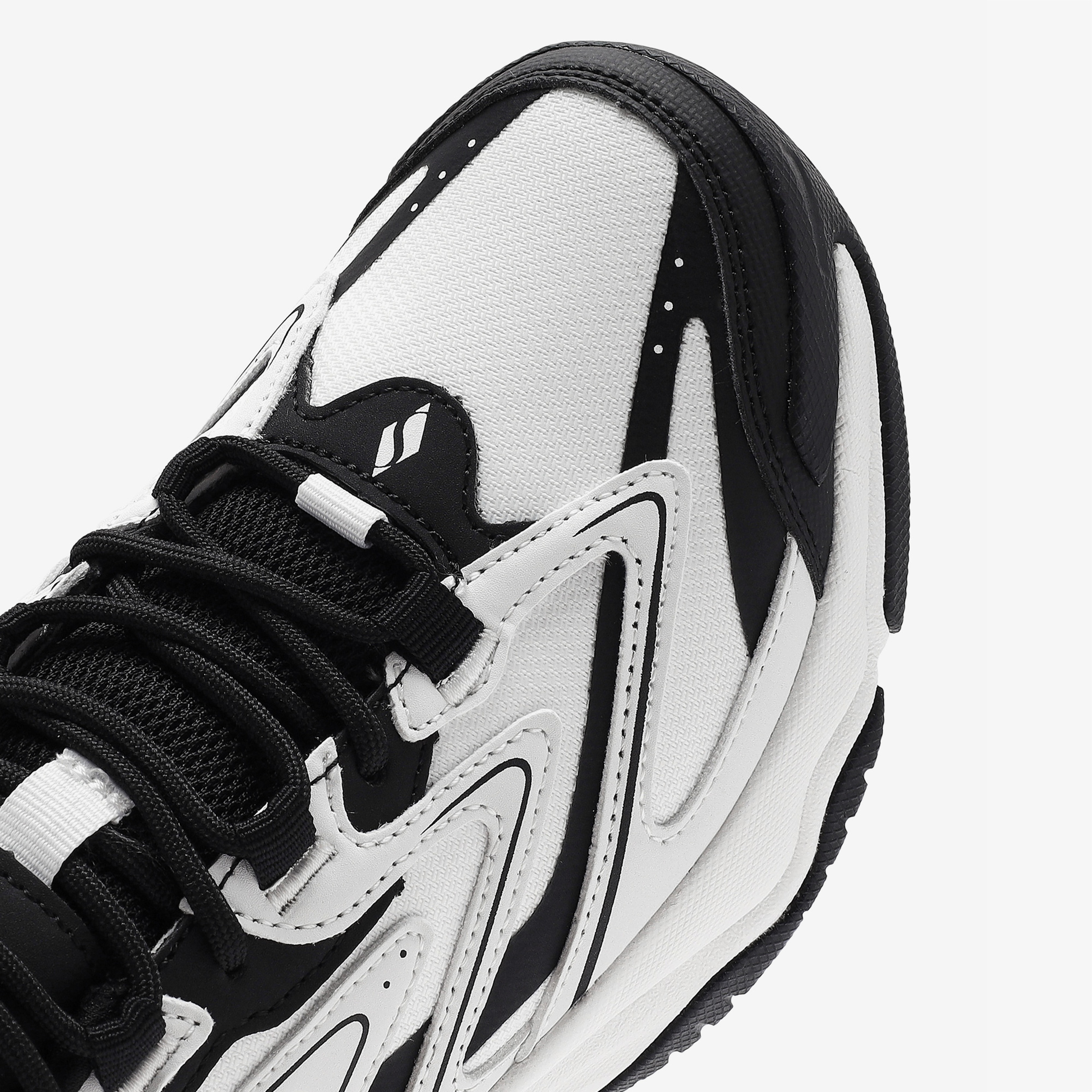 Skechers Moonhiker Kadın Beyaz Spor Ayakkabı