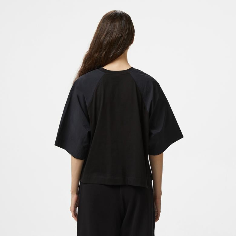 Emporio Armani Raglan Bloklu Kadın Siyah Crop T-Shirt