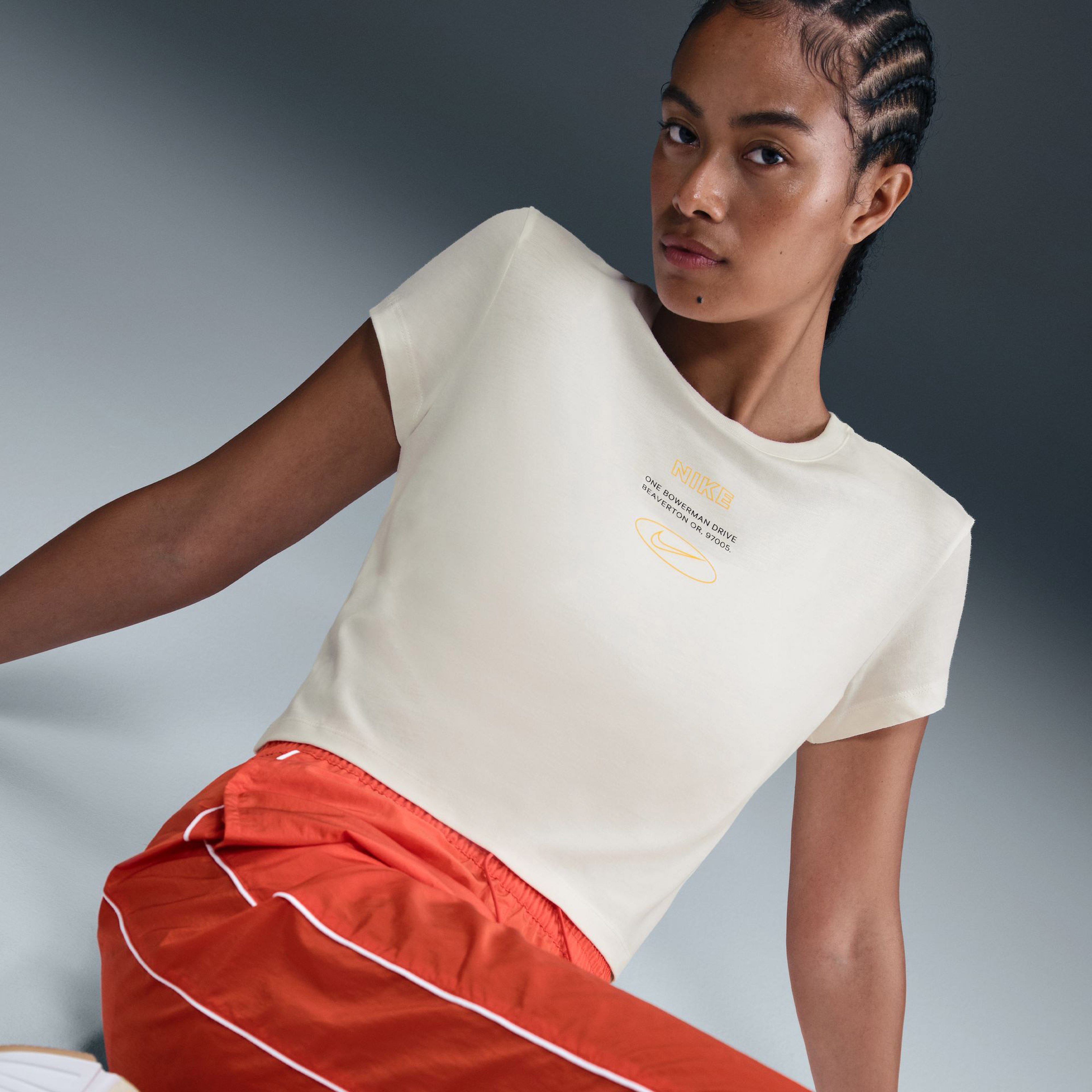 Nike Sportswear Classics Plus Kadın Beyaz T-Shirt