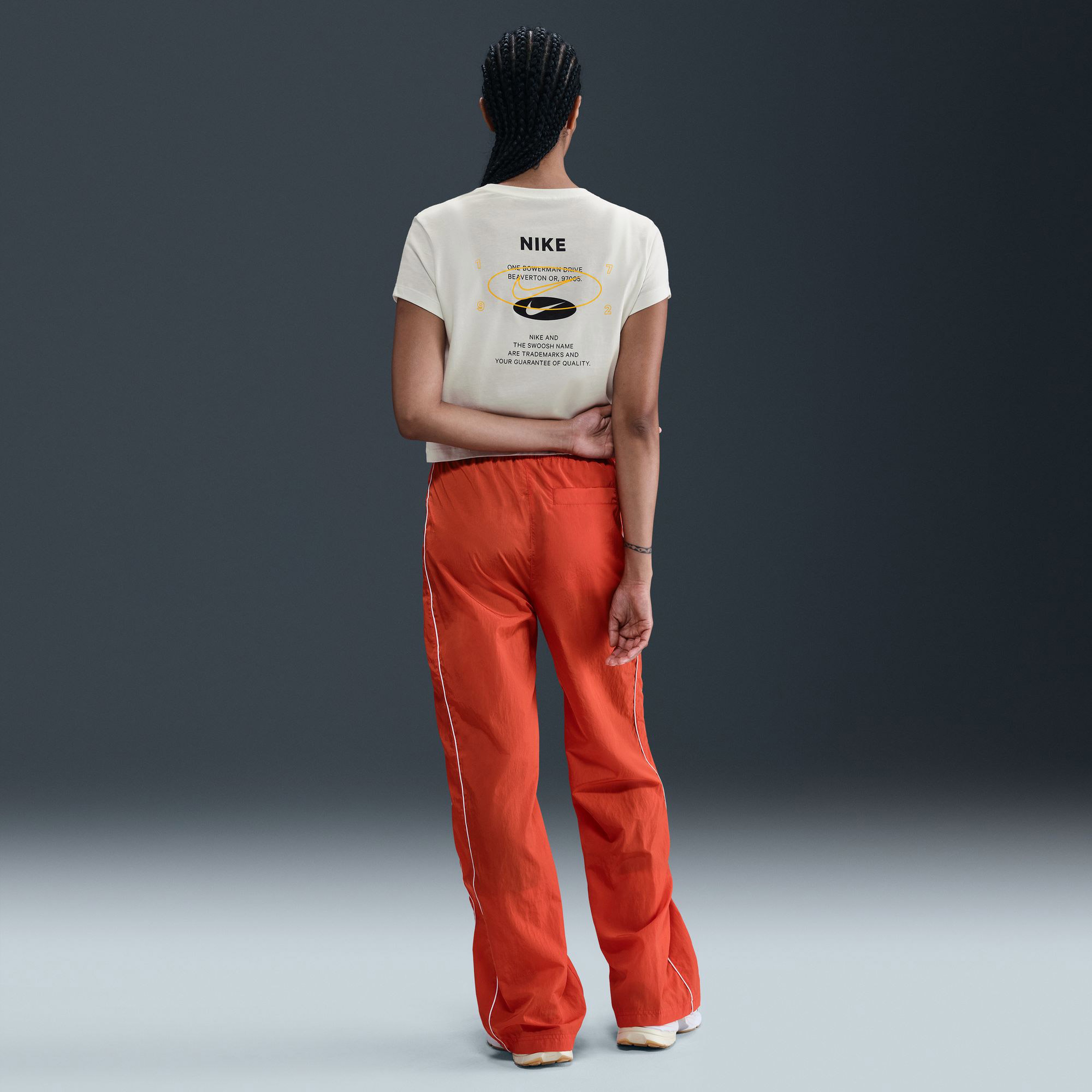 Nike Sportswear Classics Plus Kadın Beyaz T-Shirt