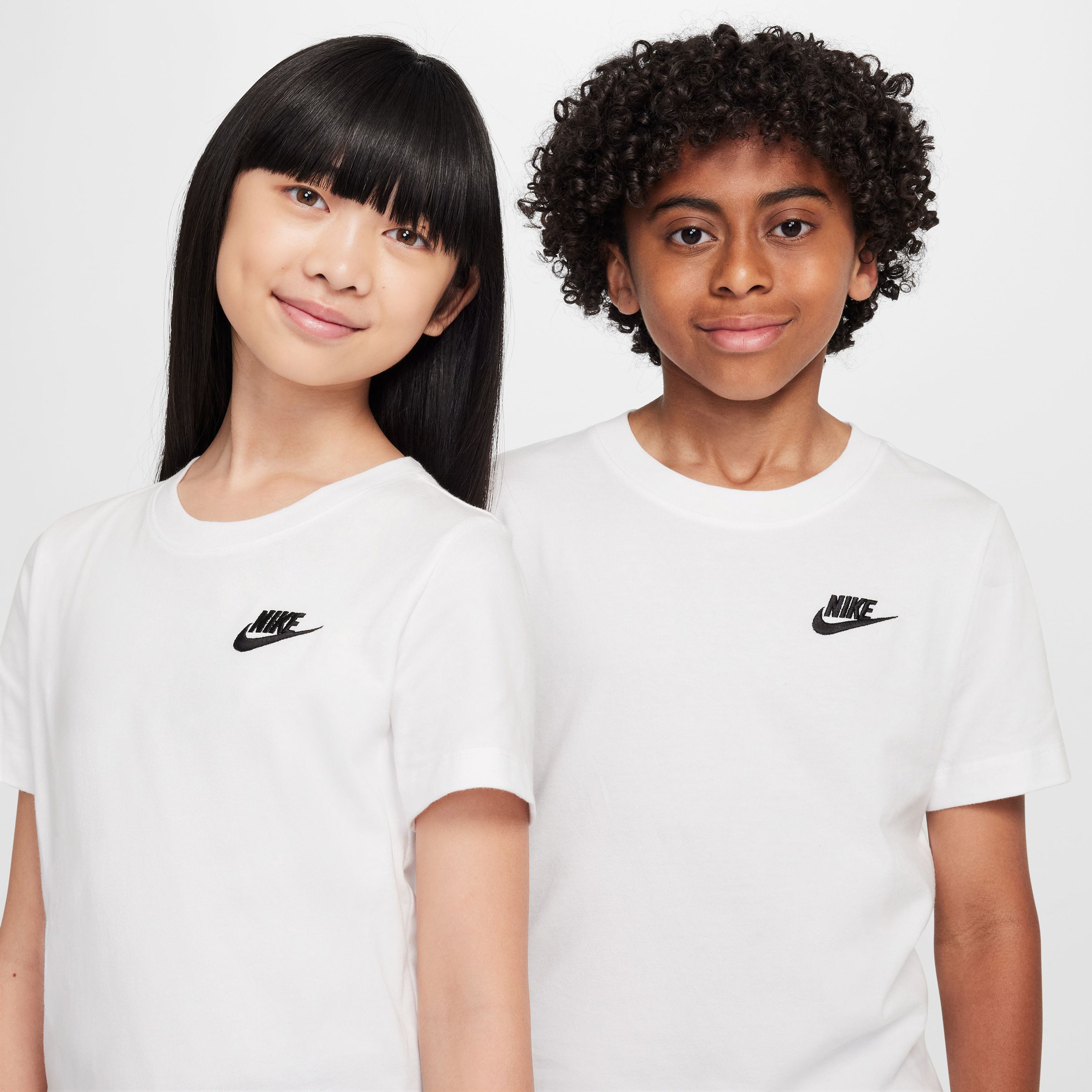 Nike Sportswear Çocuk Beyaz T-Shirt