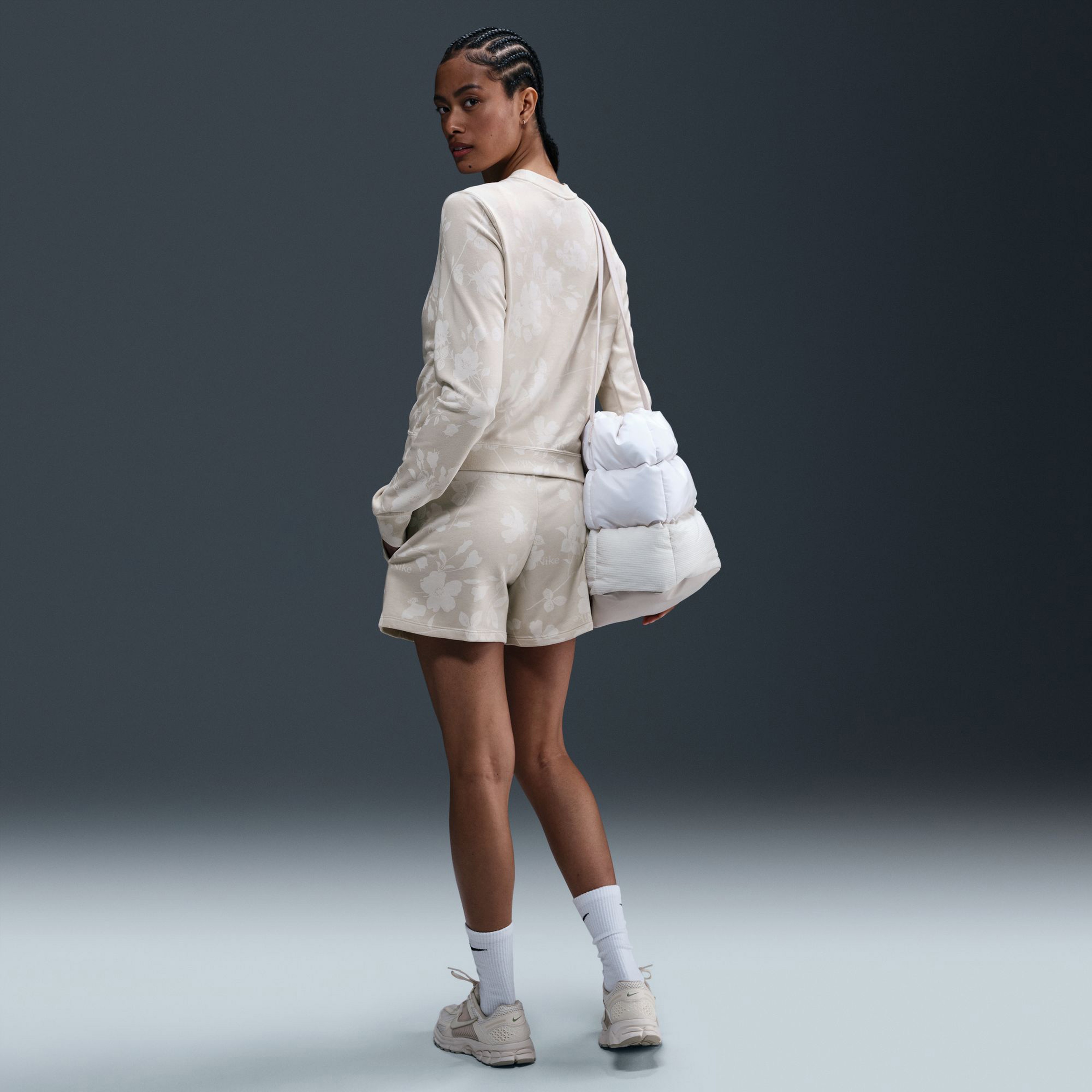 Nike Sportswear Chill Terry Kadın Krem Sweatshirt