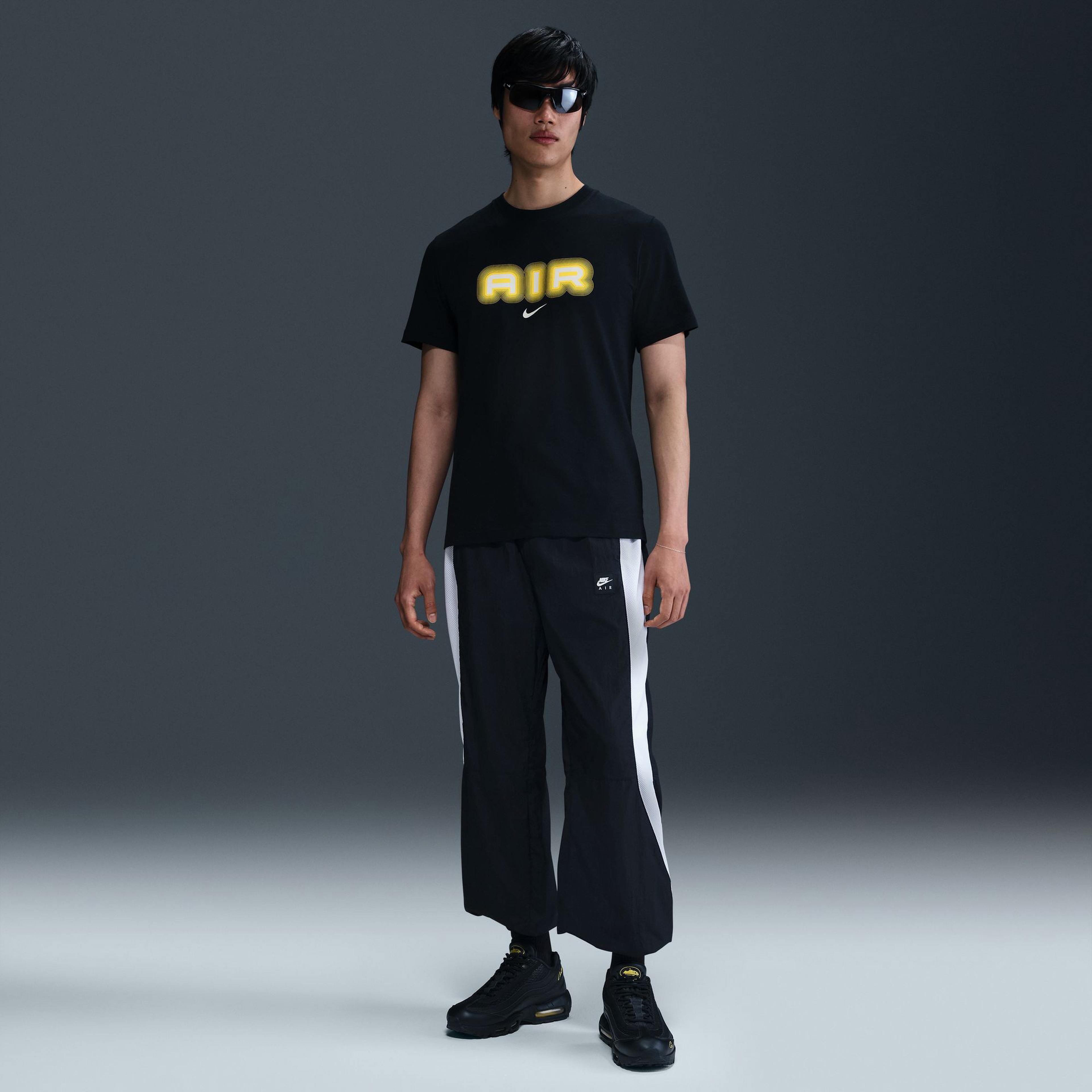 Nike Air Graphic Erkek Siyah T-Shirt