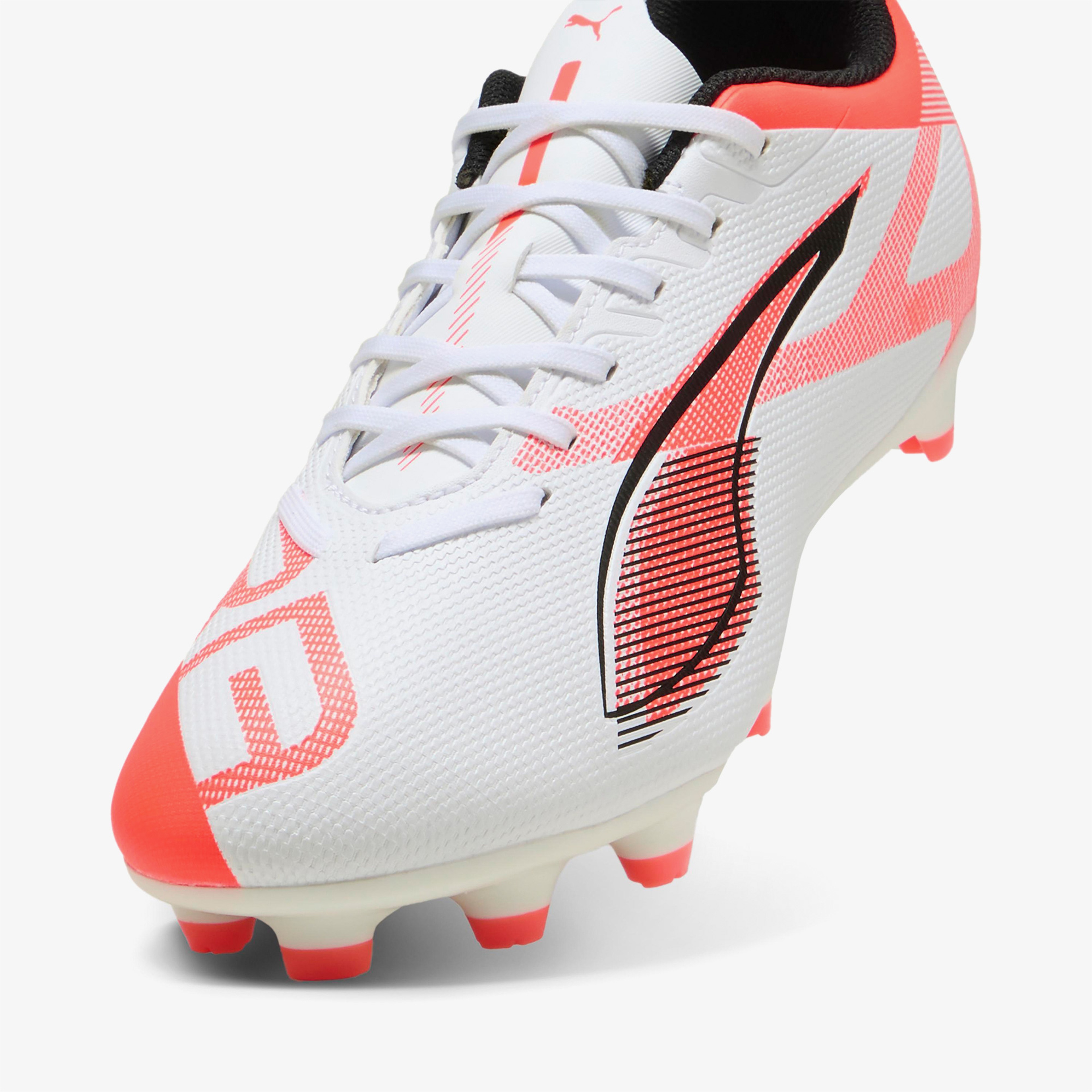 Puma Ultra 5 Play Fg/Ag Erkek Beyaz Çim Saha Kramponu