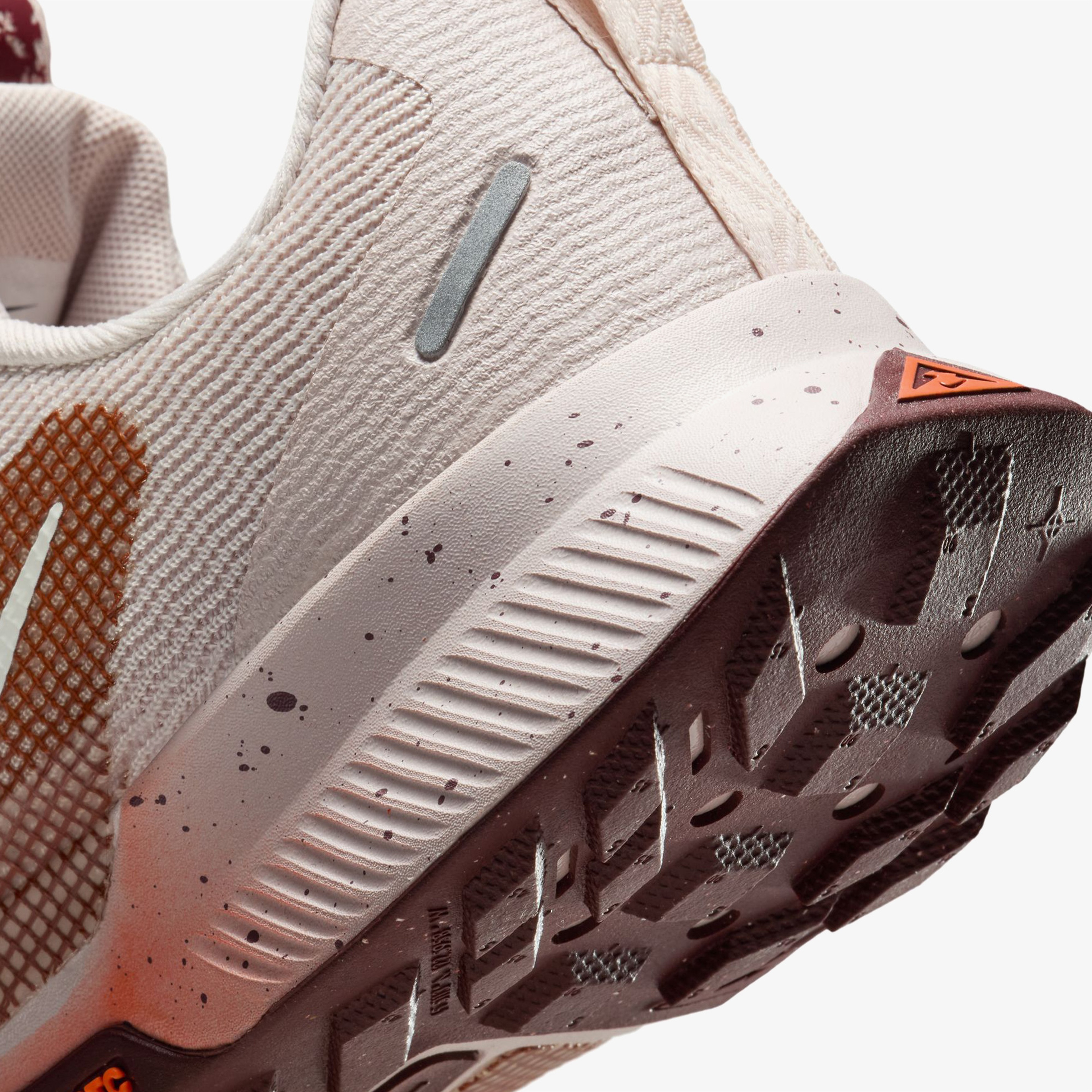 Nike Juniper Trail 3 Kadın Kırmızı Koşu Ayakkabısı