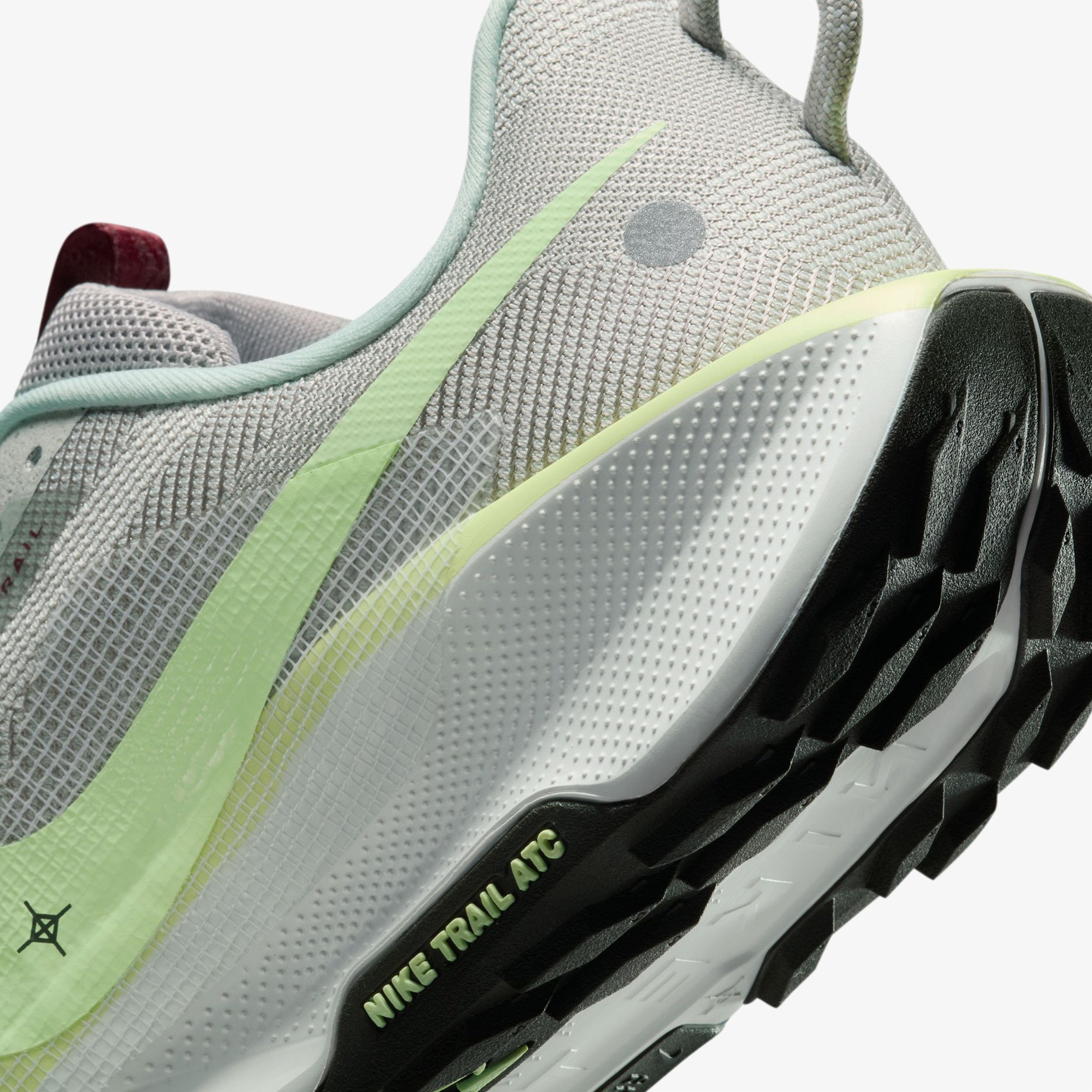 Nike Pegasus Trail 5 Erkek Gri Koşu Ayakkabısı