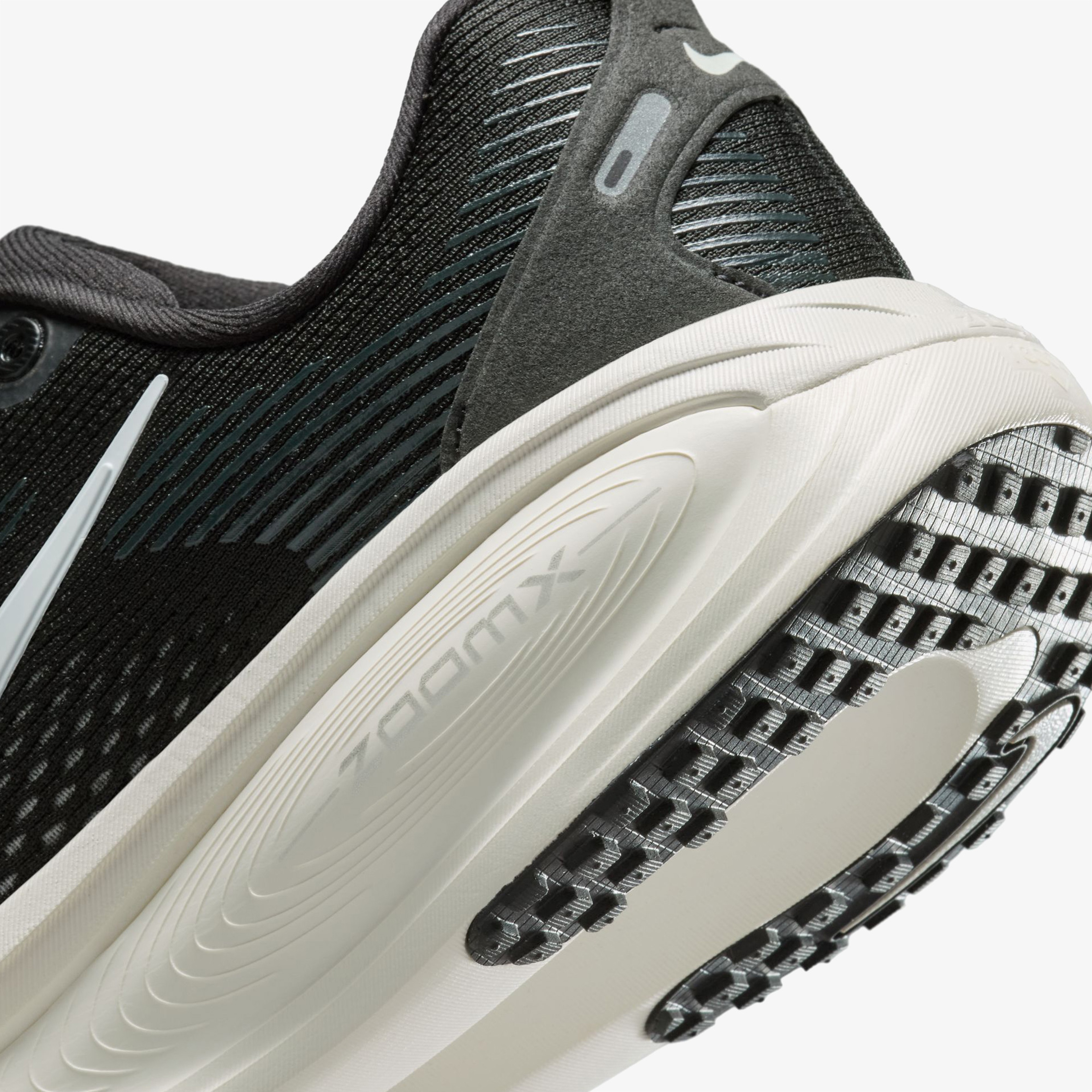 Nike Vomero 18 Kadın Siyah Koşu Ayakkabısı