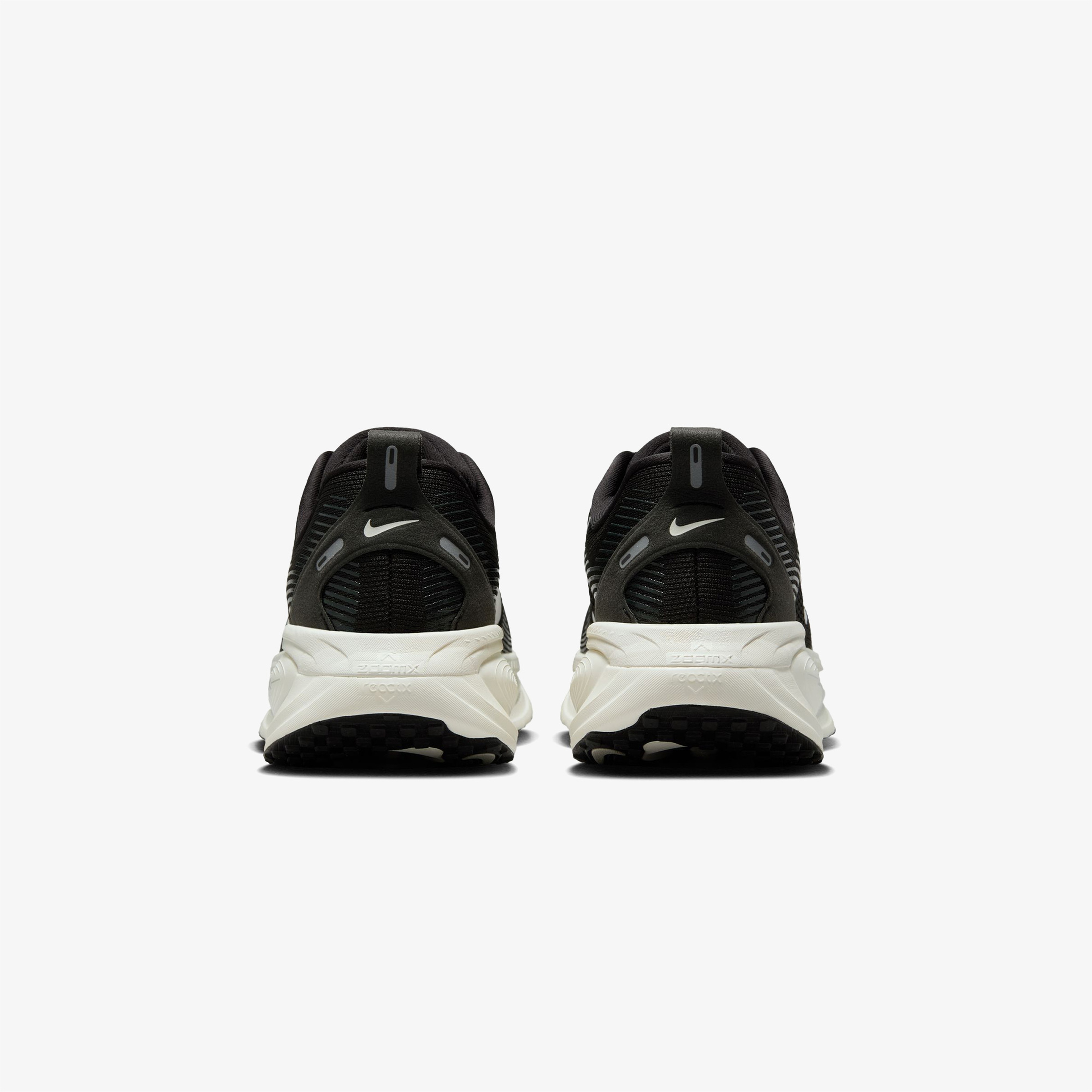 Nike Vomero 18 Kadın Siyah Koşu Ayakkabısı