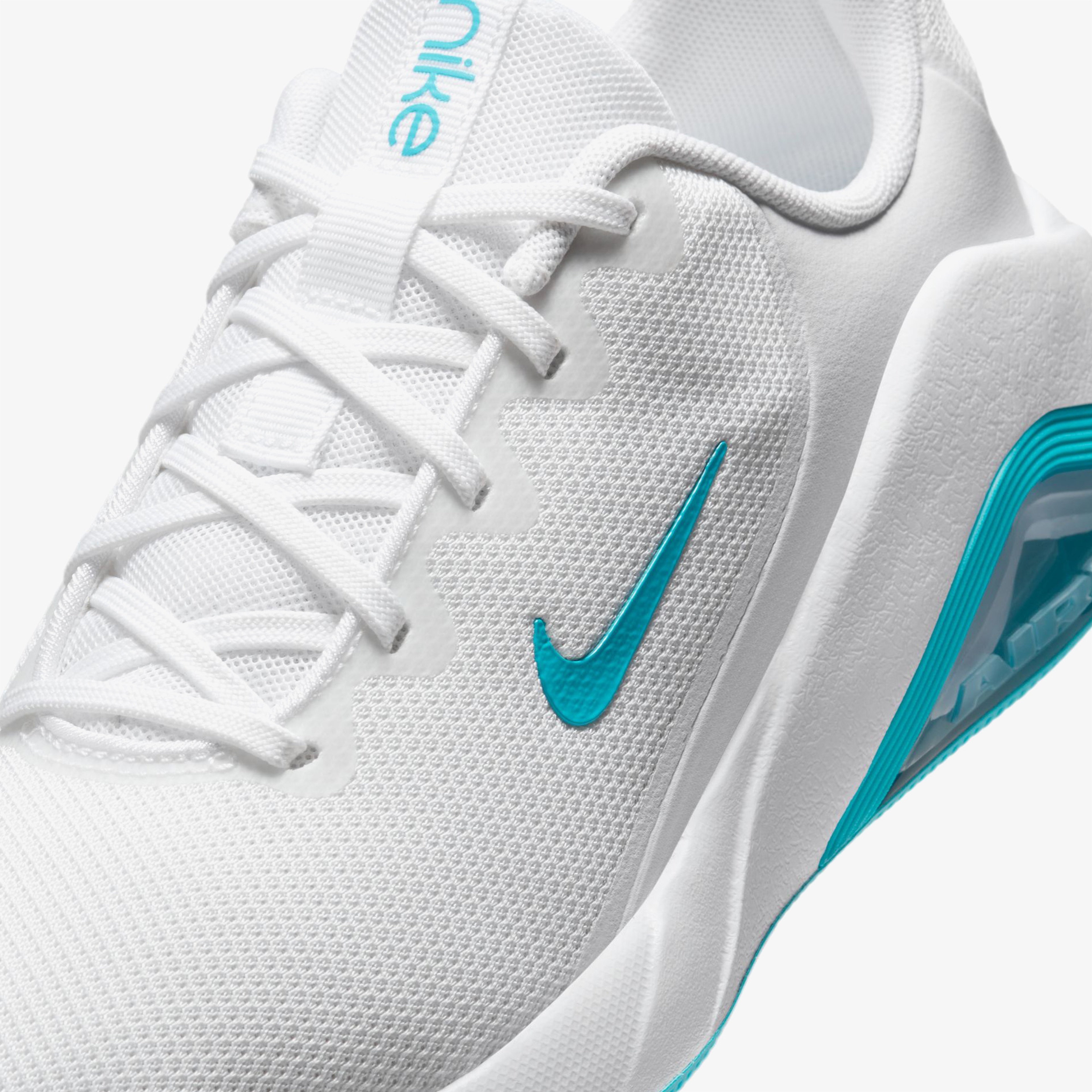 Nike Bella 7 Kadın Beyaz Antrenman Ayakkabısı