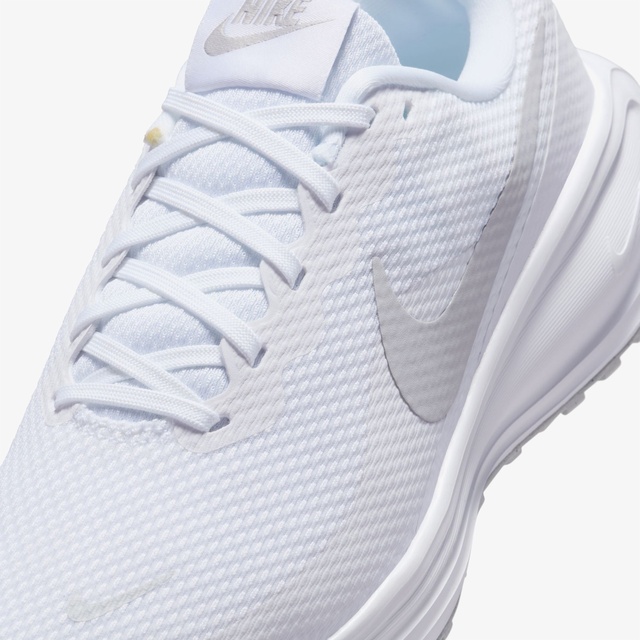 Nike Beyaz Nike Revolution 8