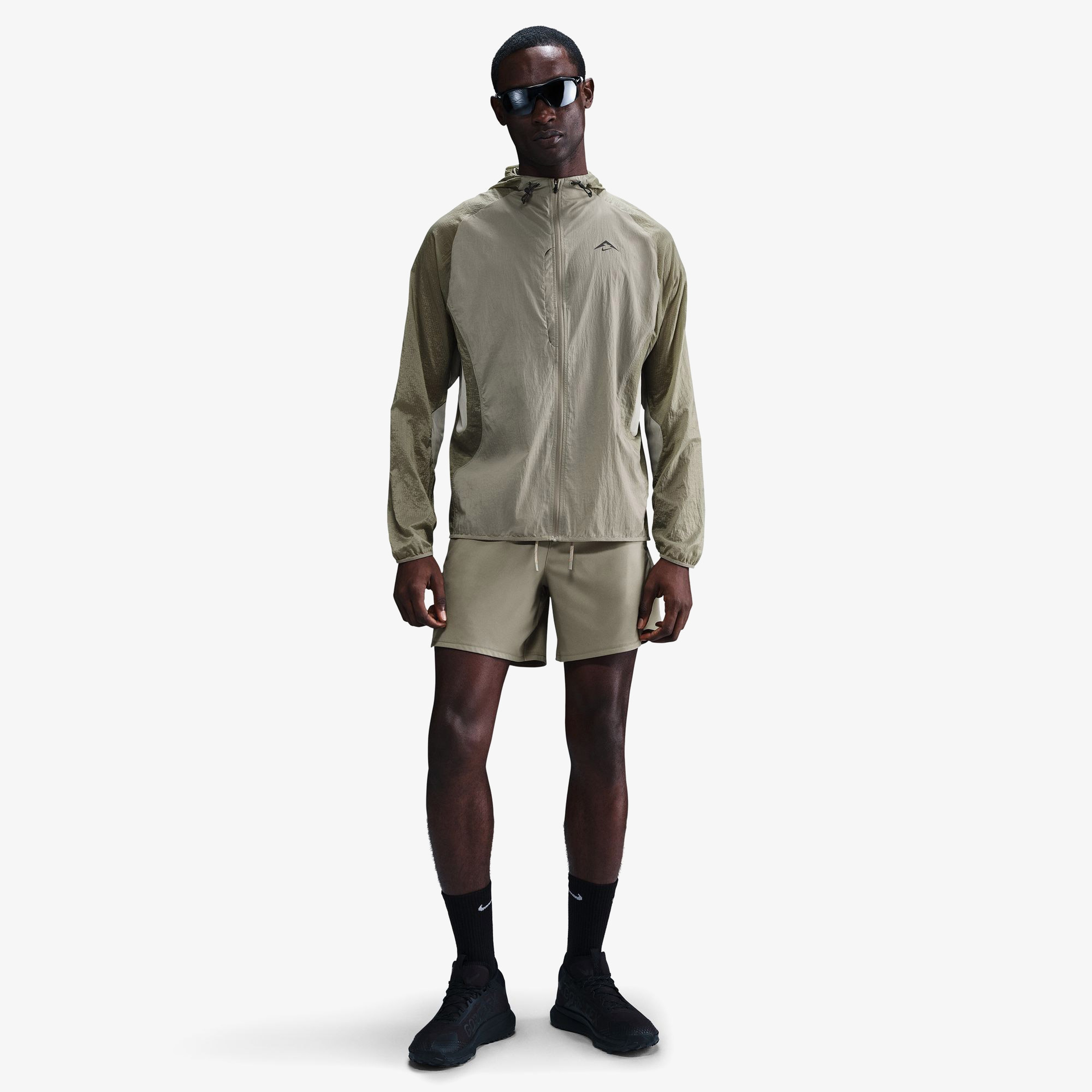 Nike Trail Aireez Erkek Yeşil Koşu Ceketi