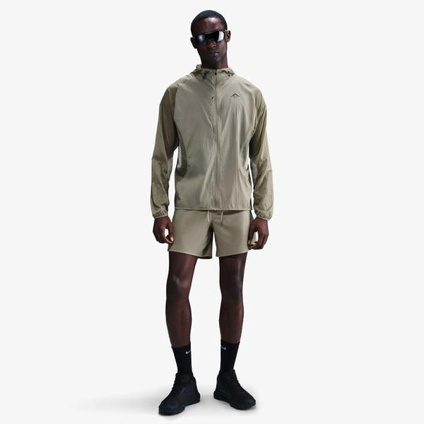 Nike Trail Aireez Erkek Yeşil Koşu Ceketi