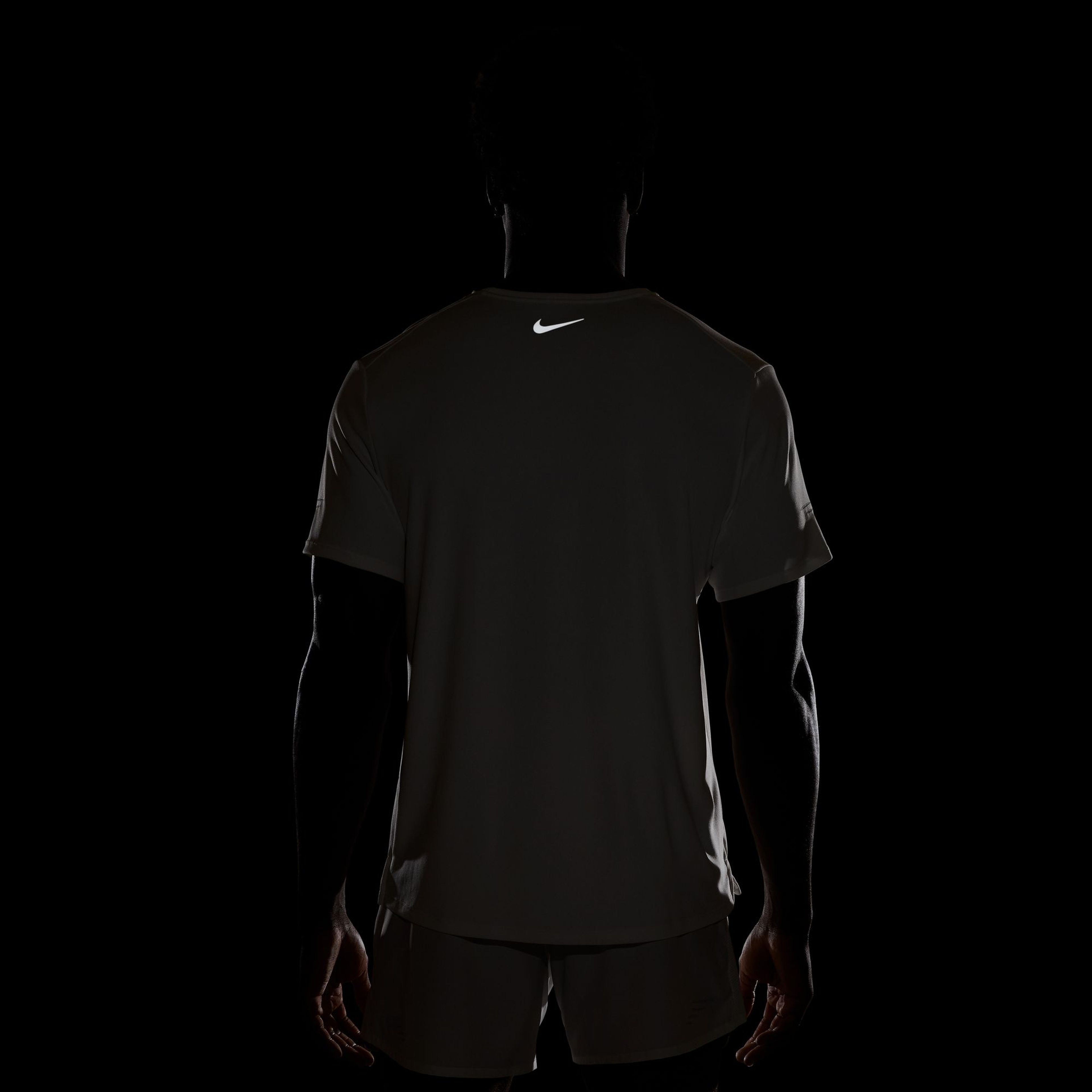 Nike Miler Flash Dri-FIT UV Erkek Krem Koşu T-Shirt