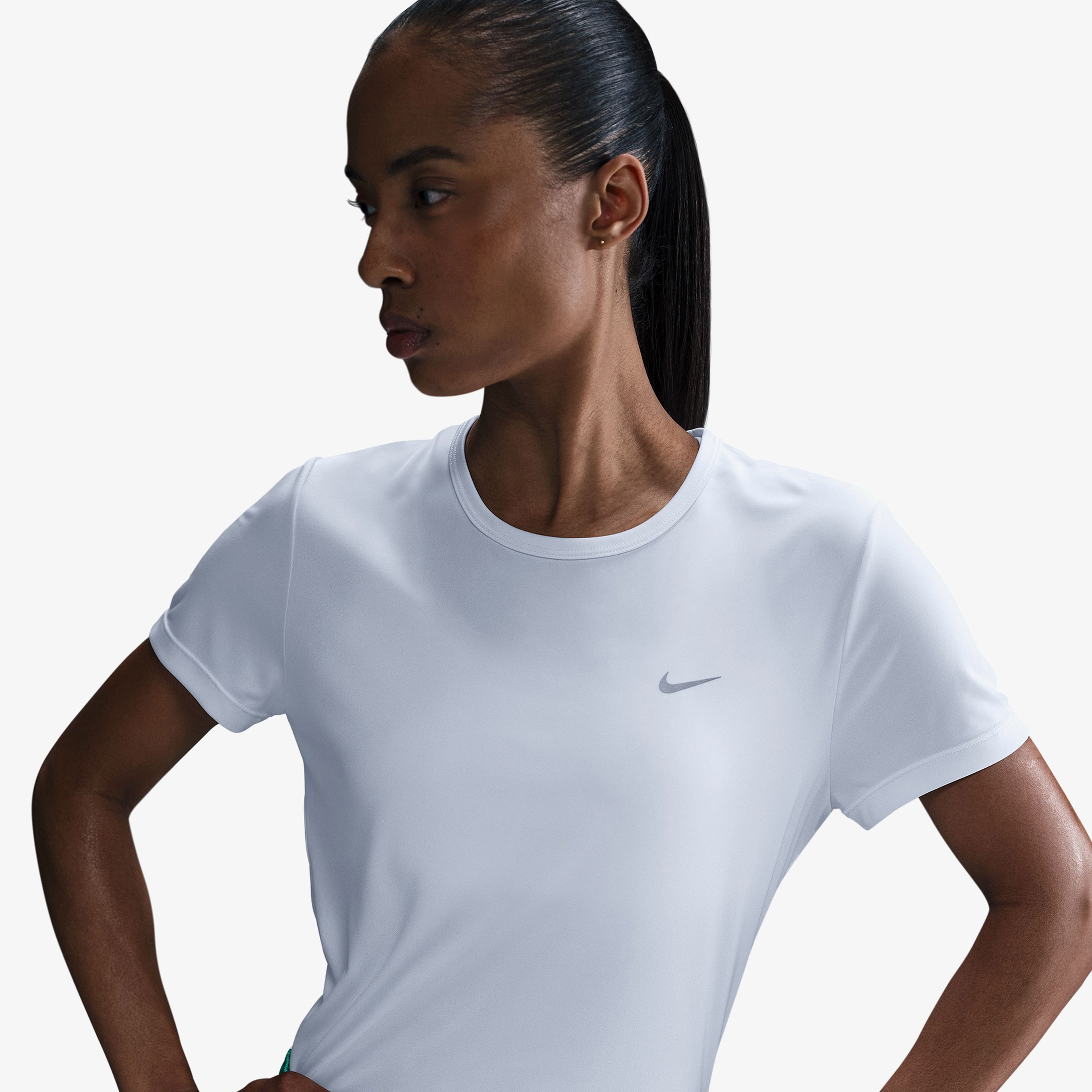 Nike Tempo Dri-Fit Kadın Beyaz T-Shirt